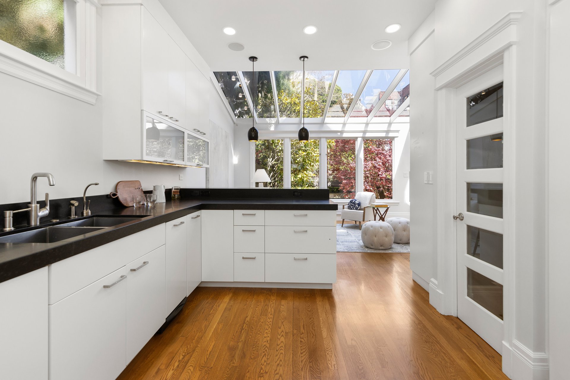 Pacific Heights Edwardian on a Prime Flat Block