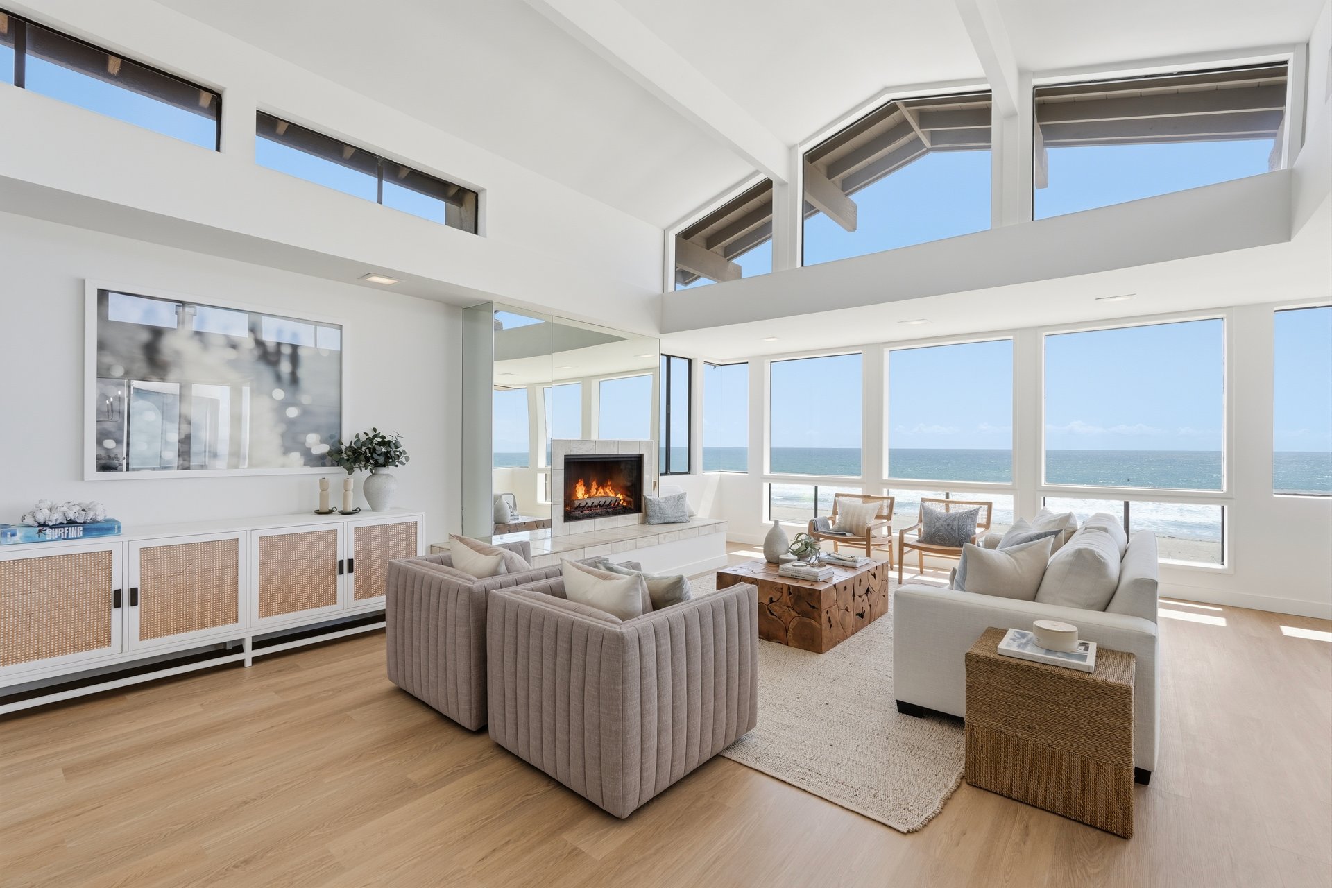 2516 The Strand