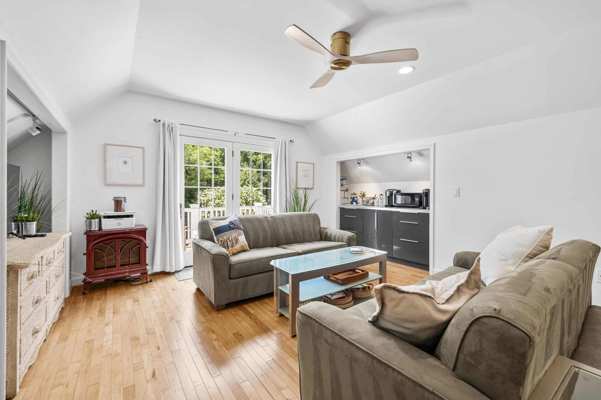 Waterford Colonial