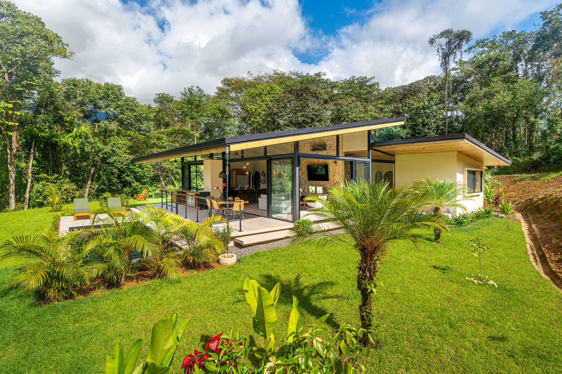 Casa Hamsa - Stunning, Modern Jungle Home in Ojochal