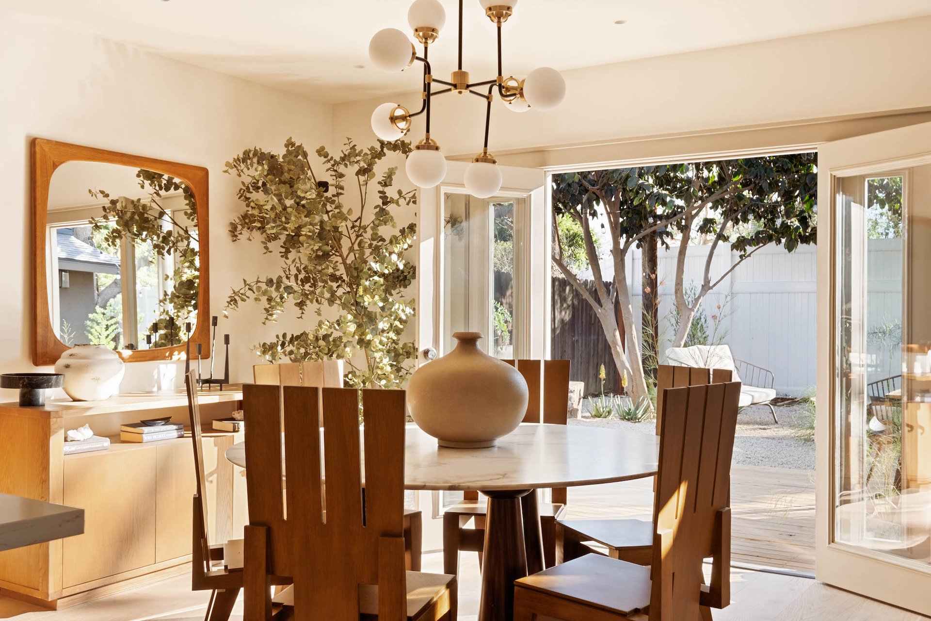 Outback Modern. Lake Balboa
