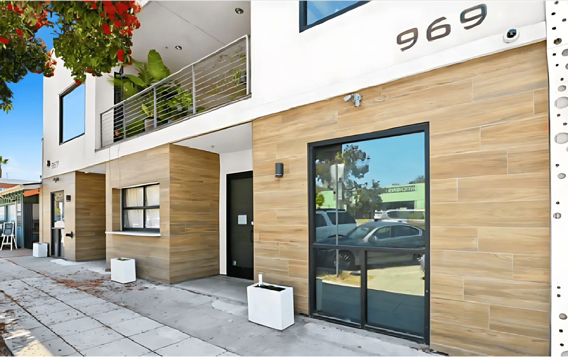967 Hornblend St
