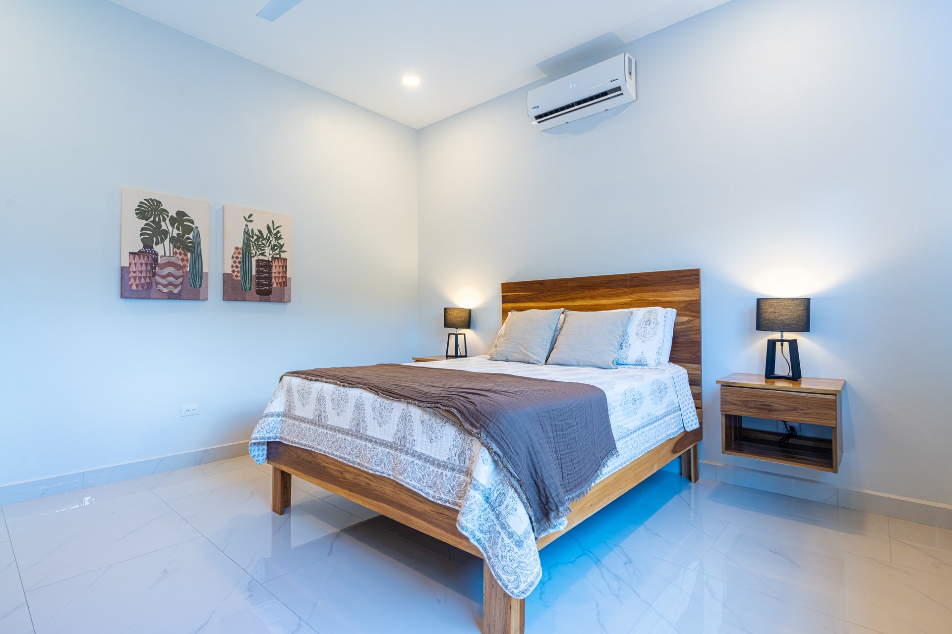 FIRE SALE!!!!! Immaculate New Build with Modern Design & Premium Features