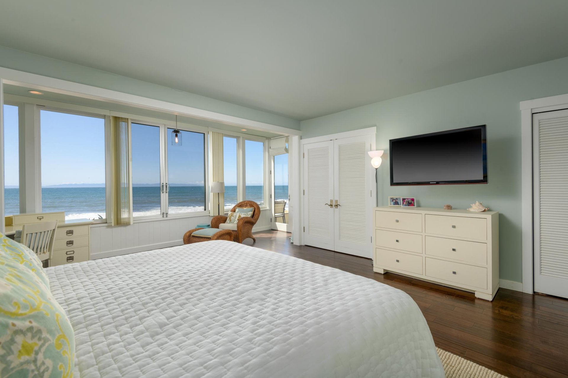 Idyllic Beachfront Living In Montecito