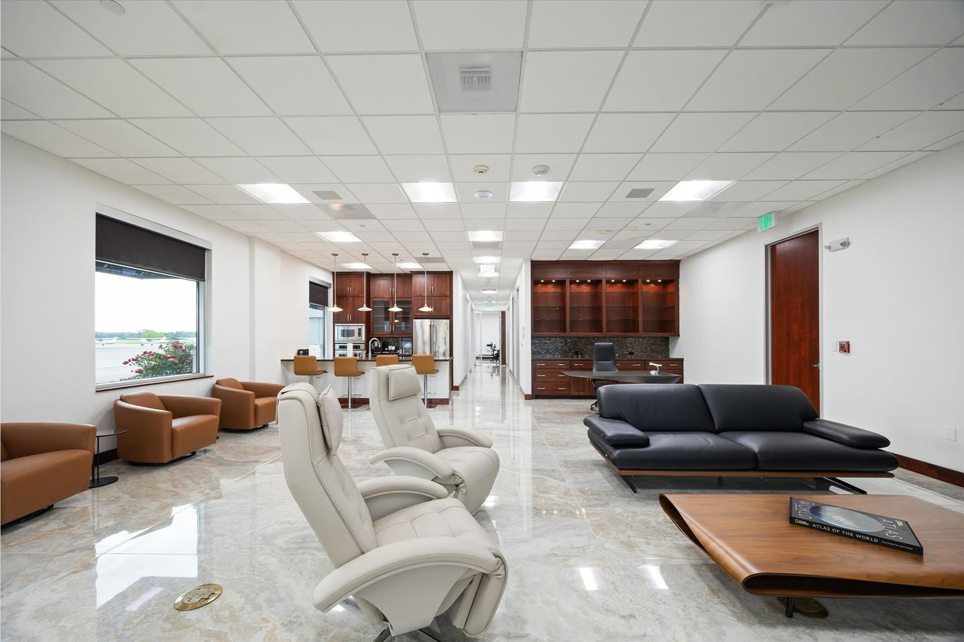 Hangar + Office - Sugar Land Regional Airport (KSGR)