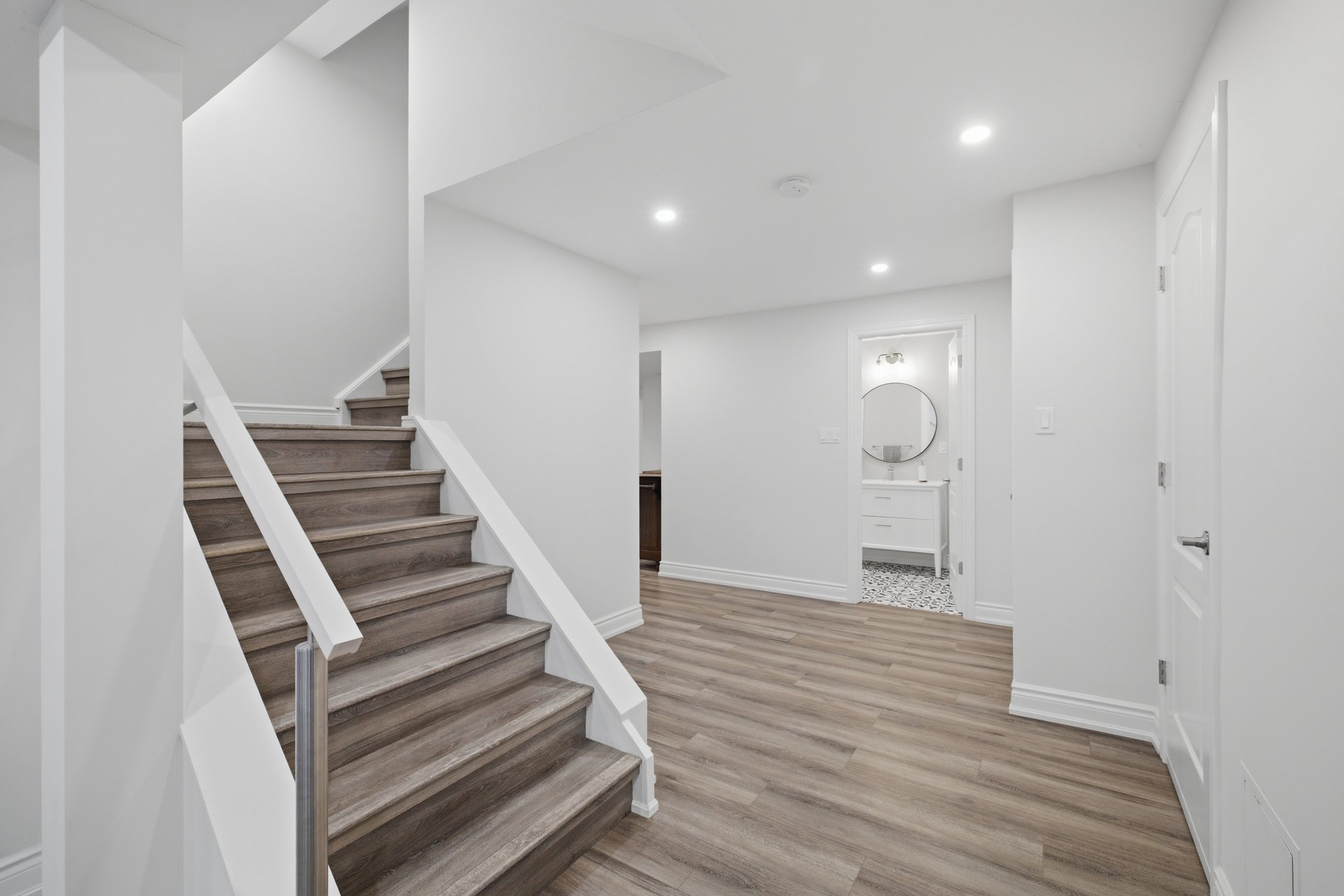 Rare Court Location on Oakville Golf Course