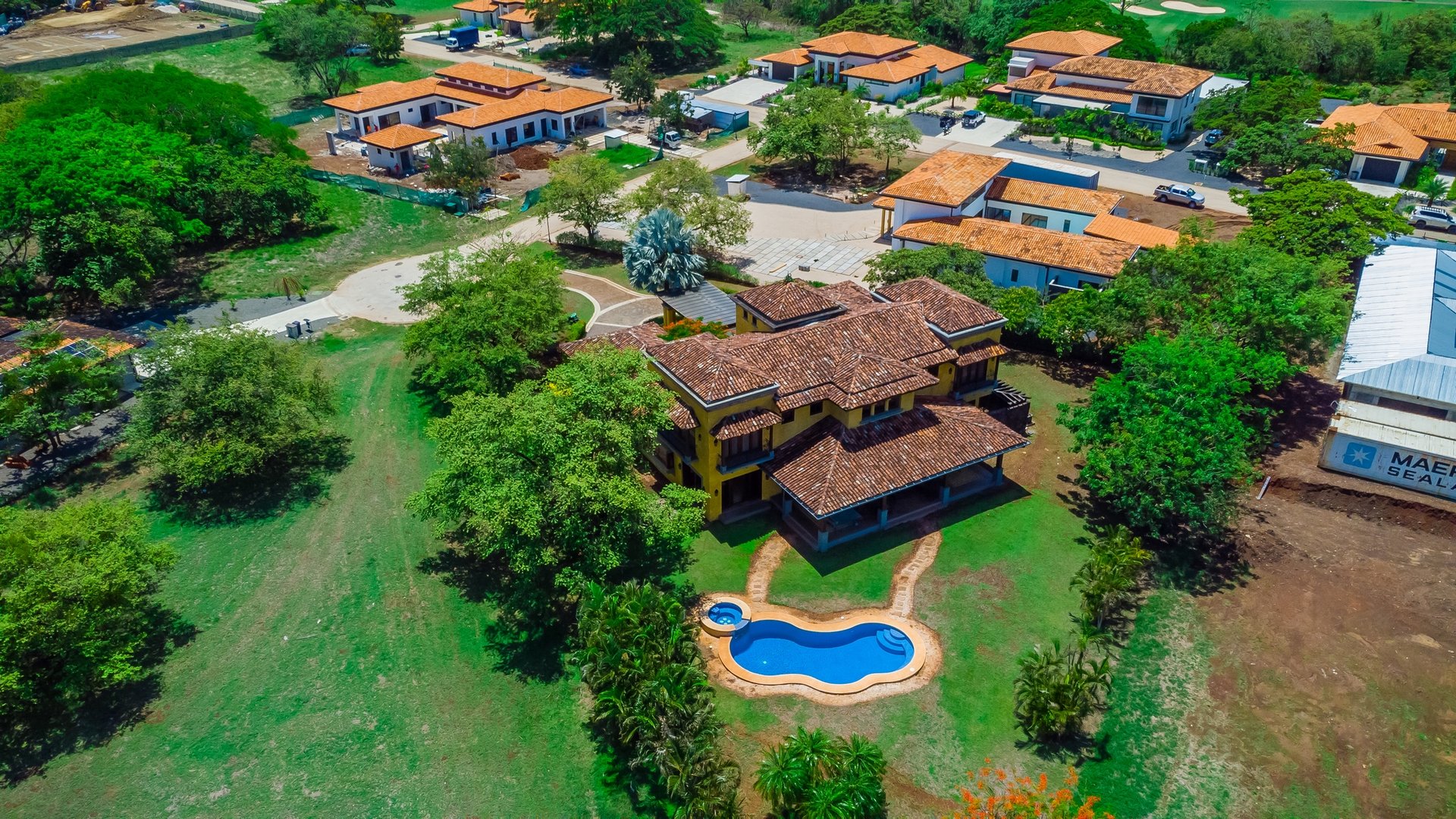 Casa Miraflores, Reserva De Golf #94 | Welcome to Casa Miraflores, an exquisite colonial-style estate home located in Hacienda Pinilla!