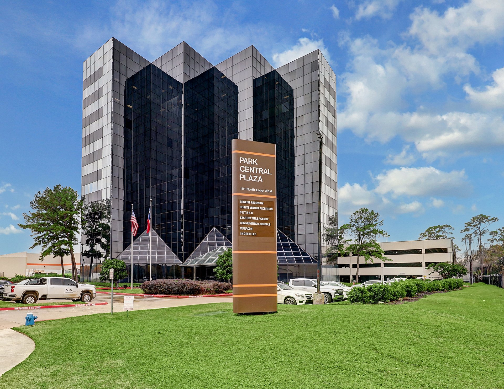 Park Cntl Plaza - 1111 N Loop W