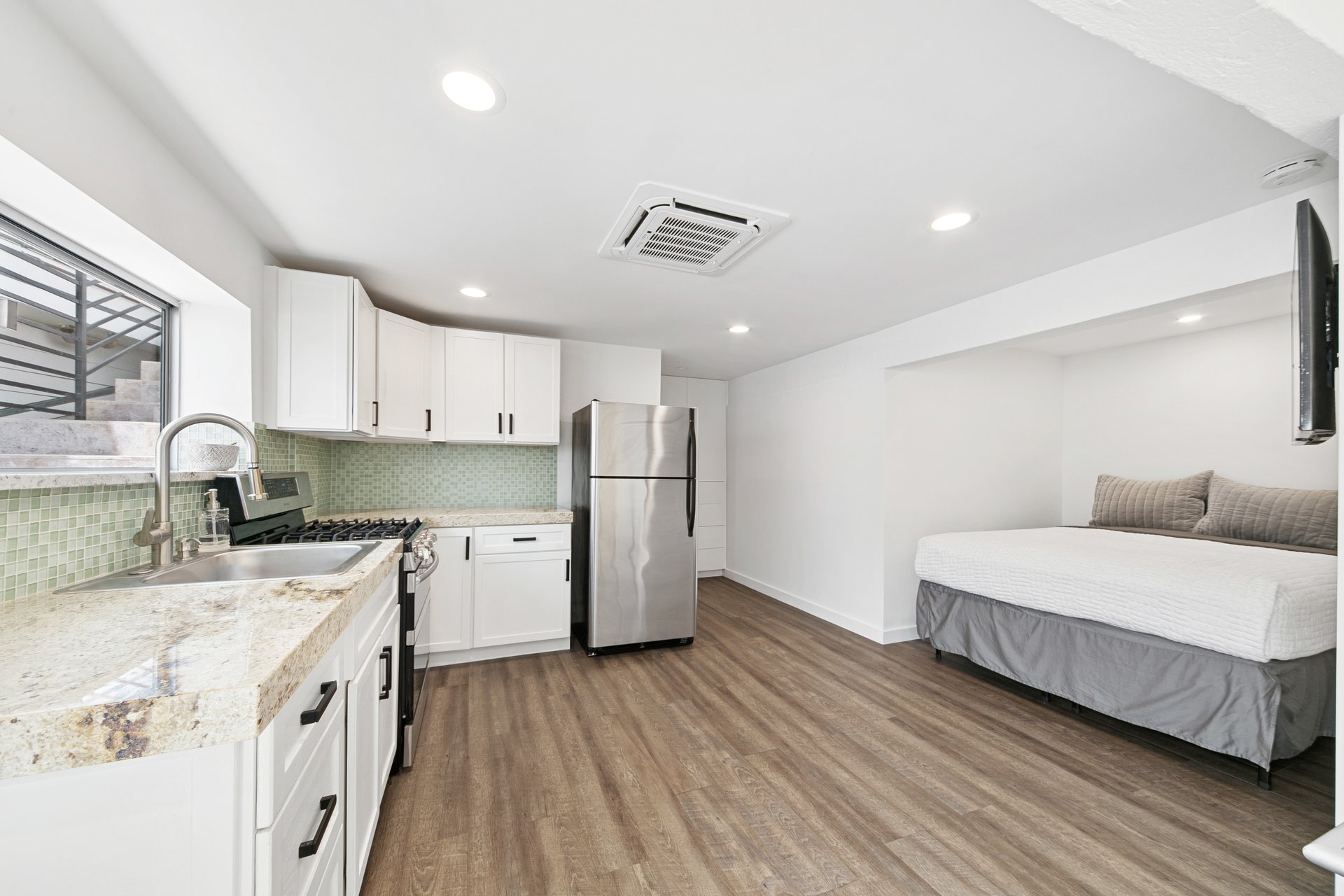 24928 Malibu Rd