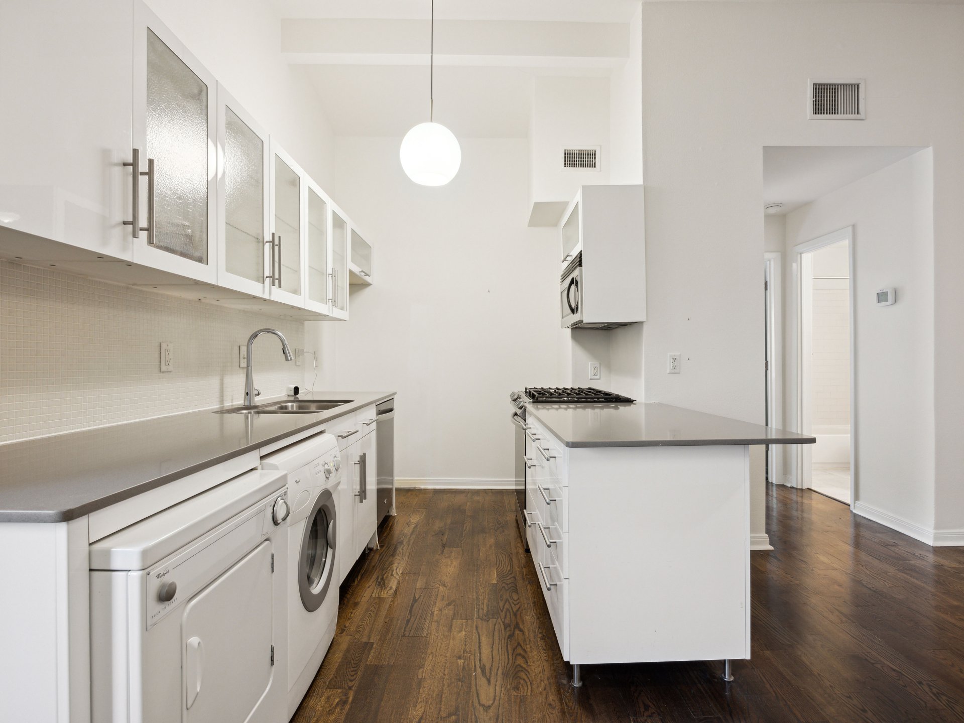 1503 W. 9th Street #204
