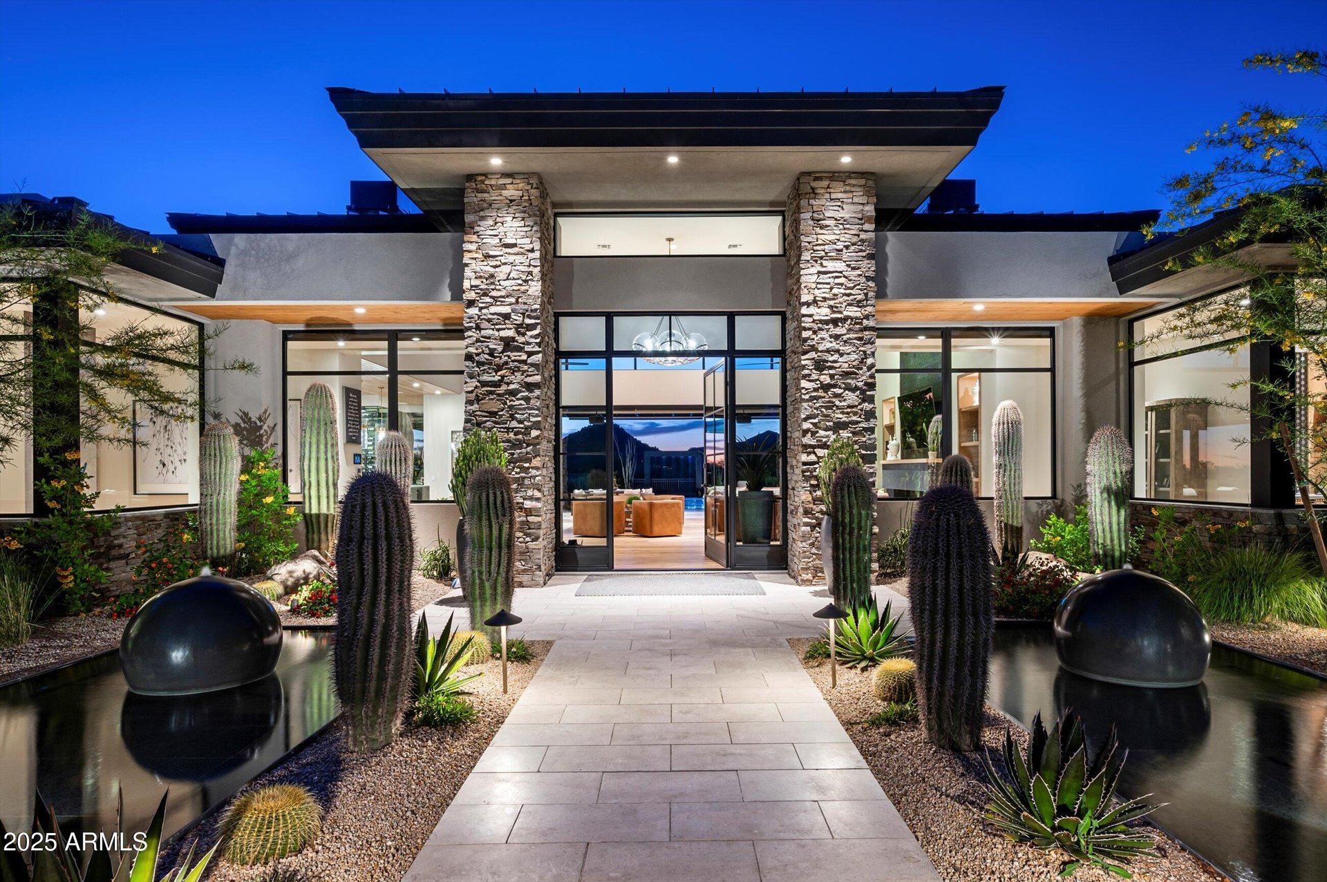 8328 E WHISPER ROCK TRL