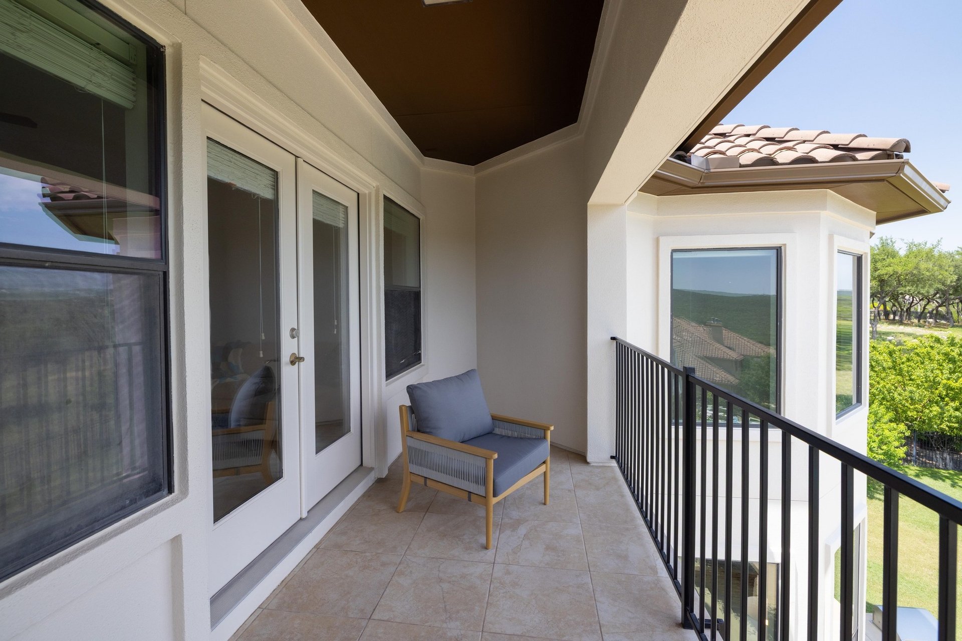 1501 University Club Drive