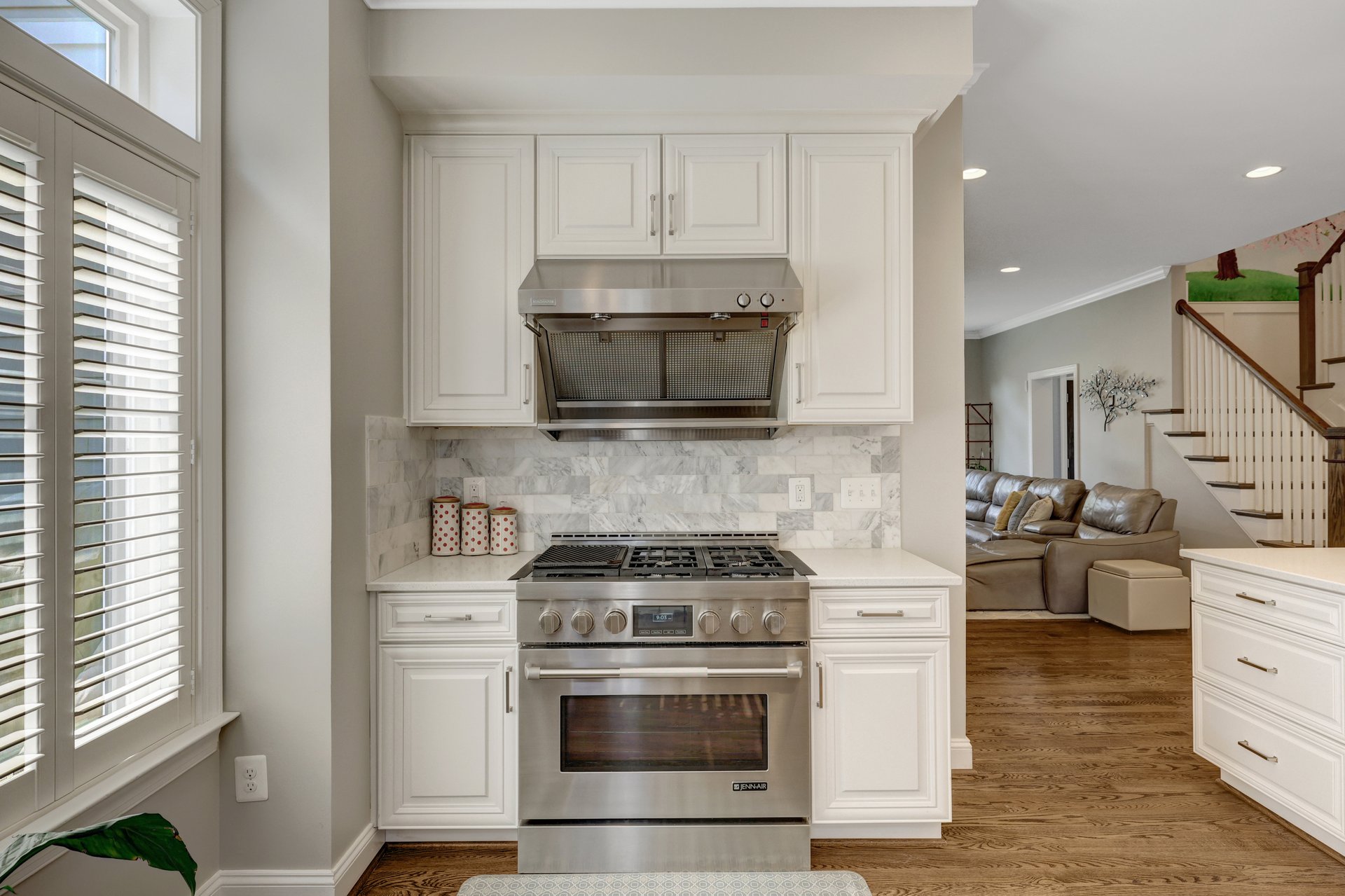 300 Jade Ct NW