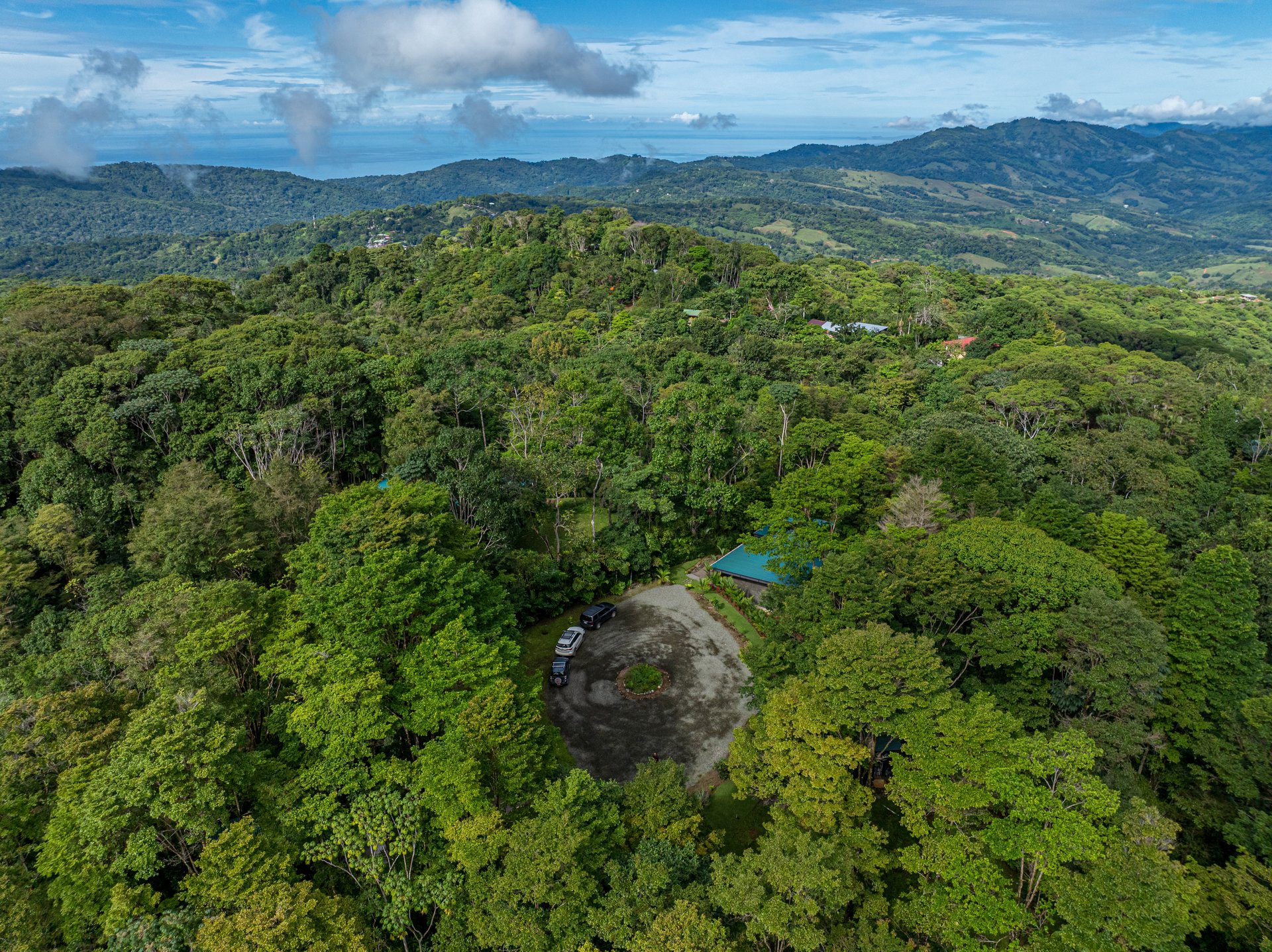 La Sombra Villas, Where Nature Meets Comfort in Tinamates!
