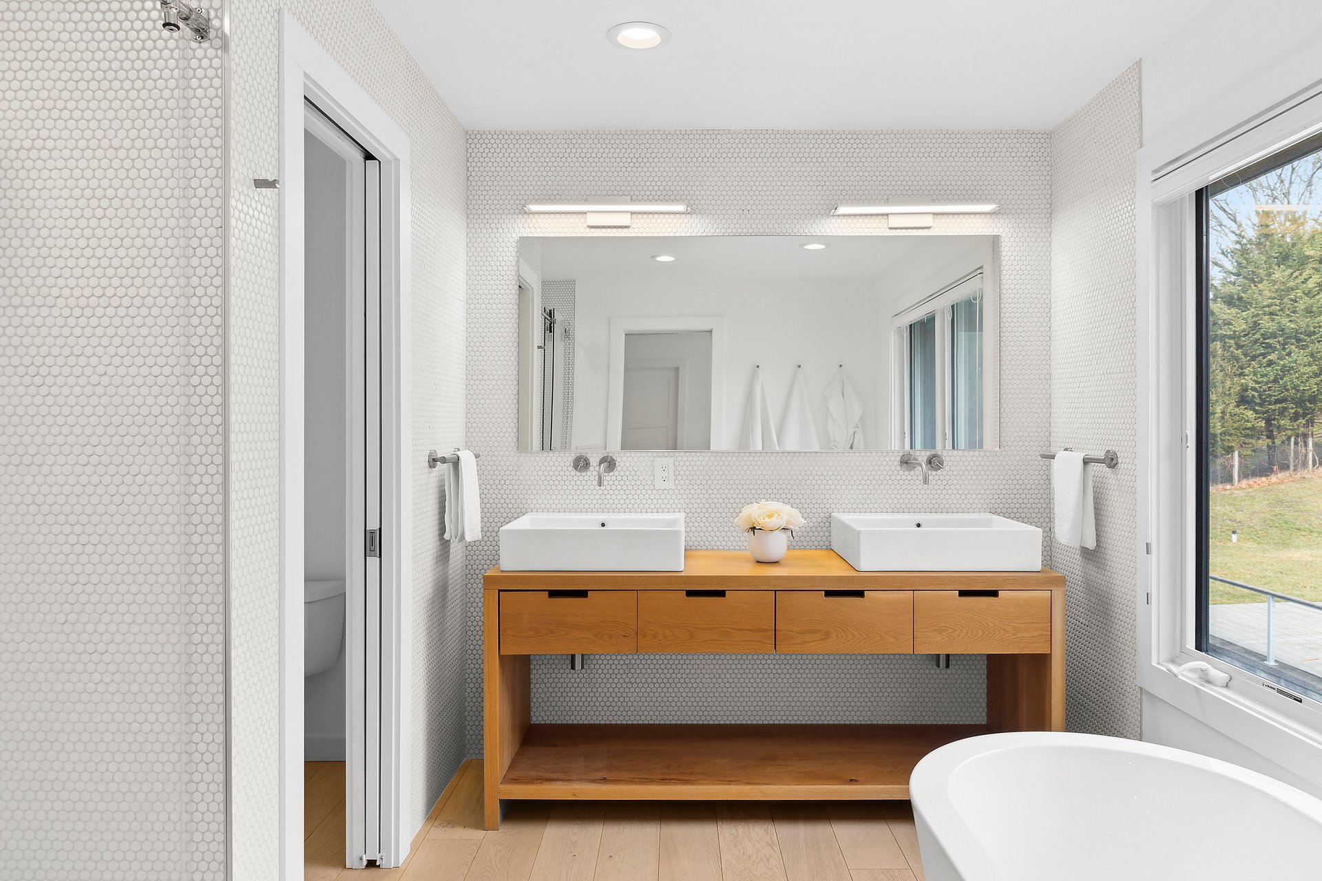 Expertly Re-Imagined Mid-Century Retreat in Sag Serene