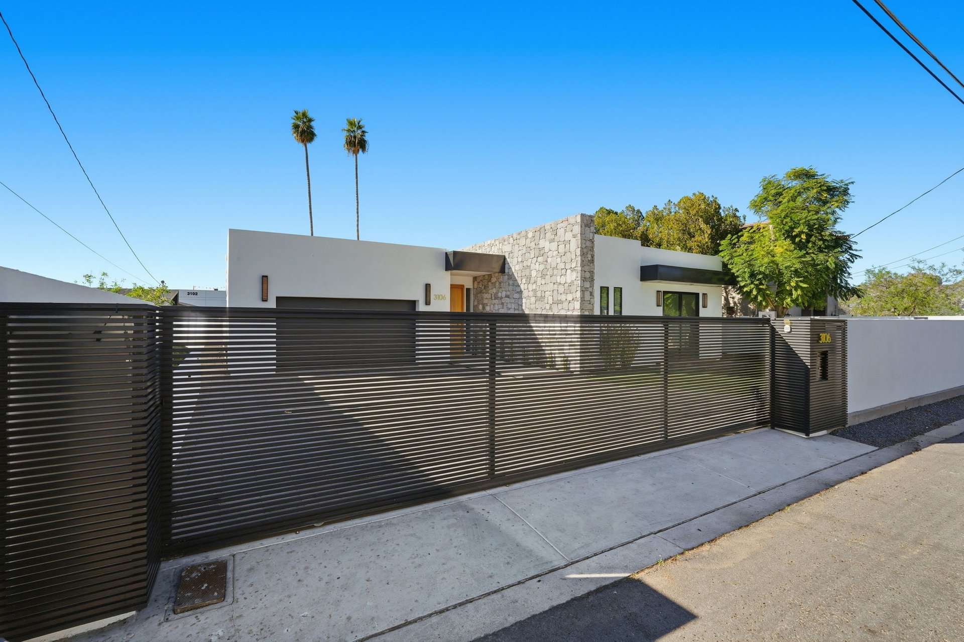 3106 N VALENCIA Lane