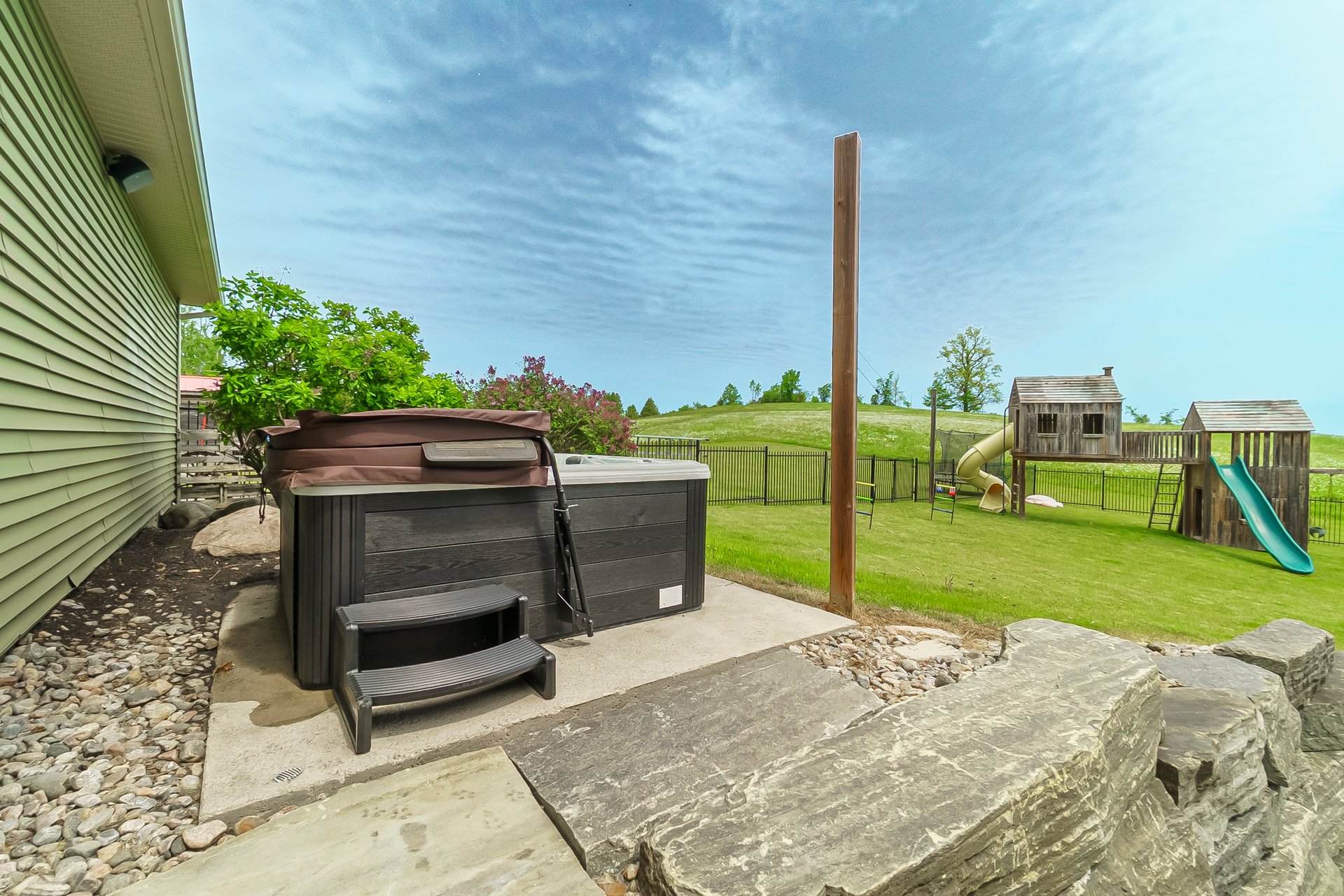 5586 COUNTY RD 2