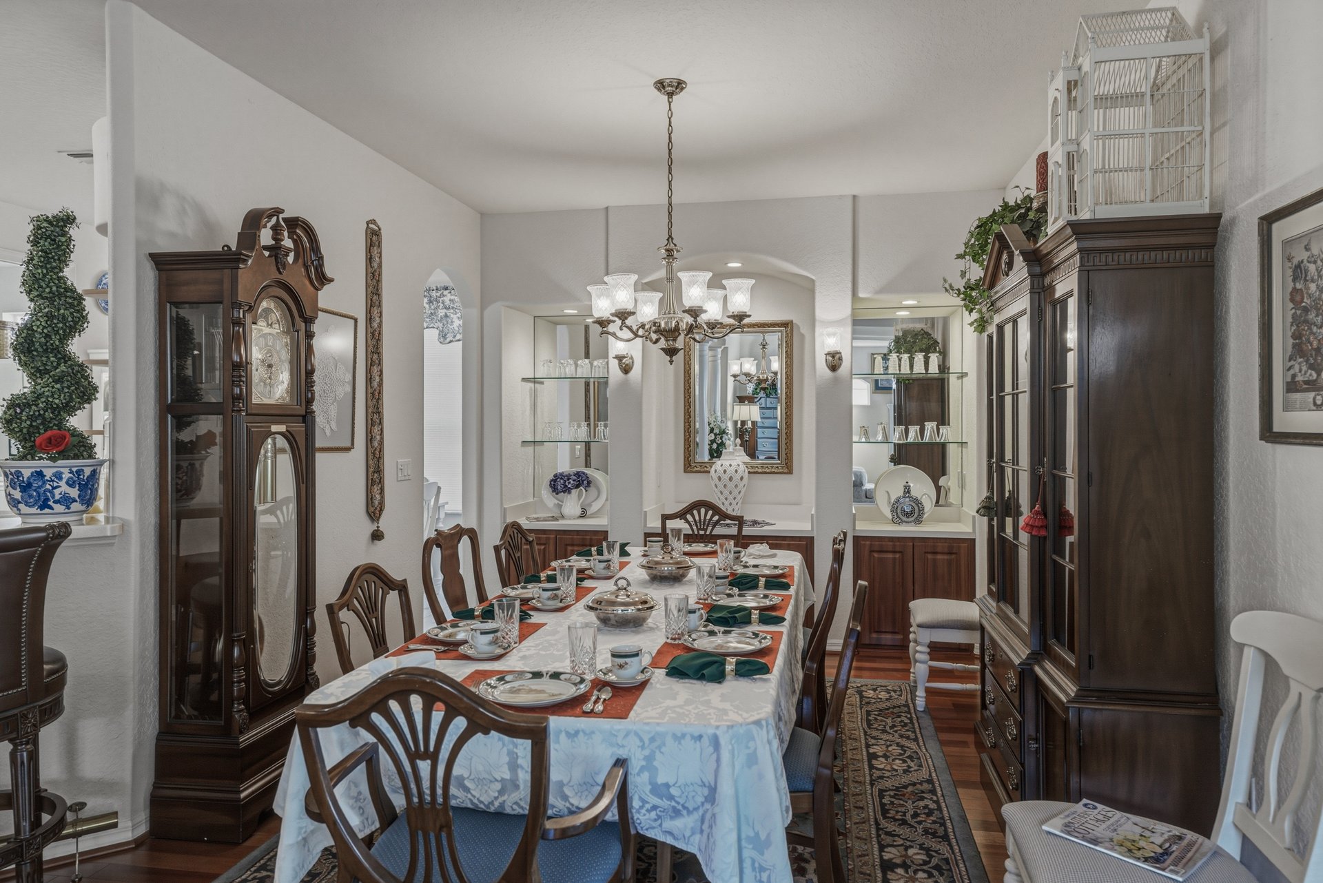12410 WOODLANDS CIR