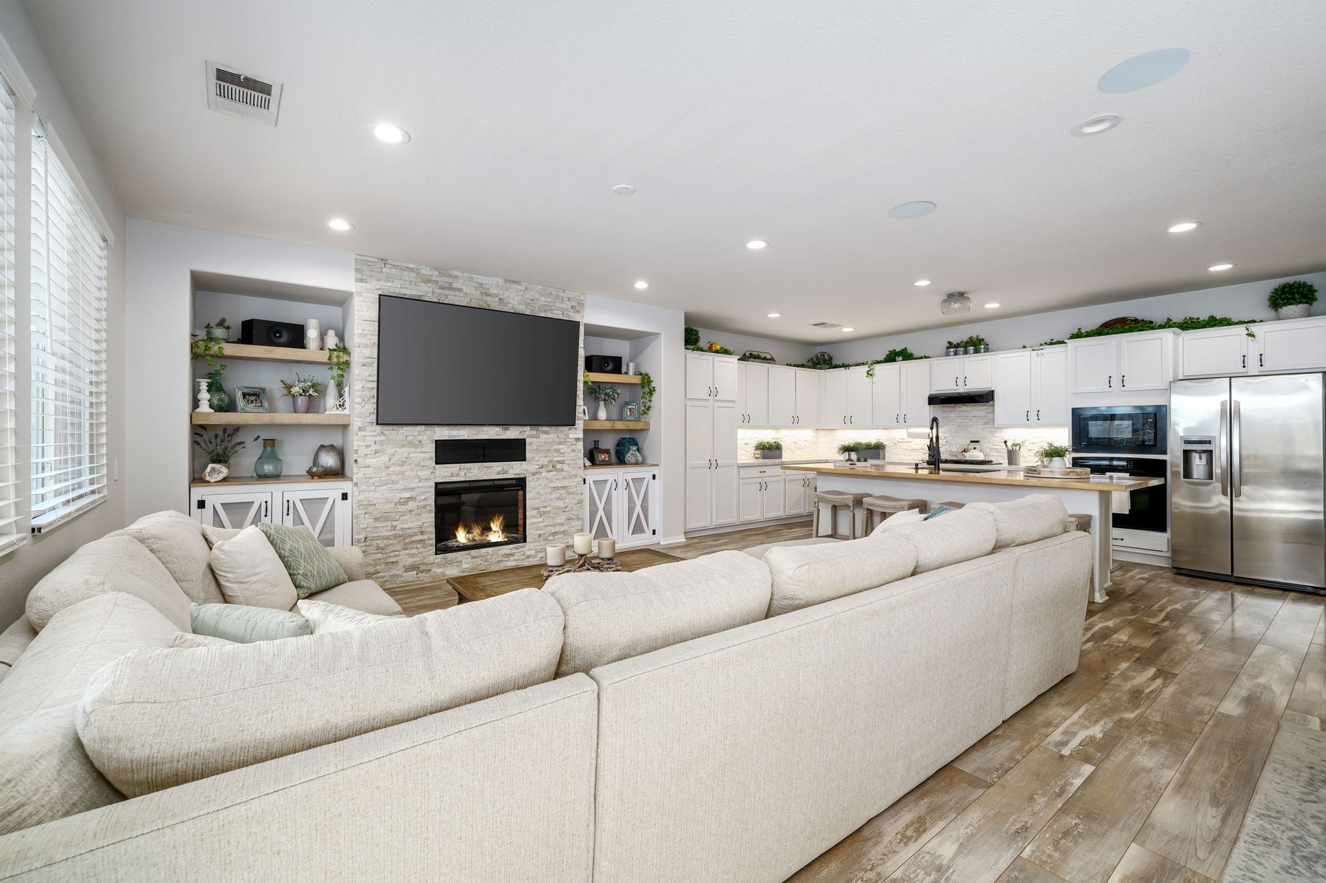40432 Monza Court
