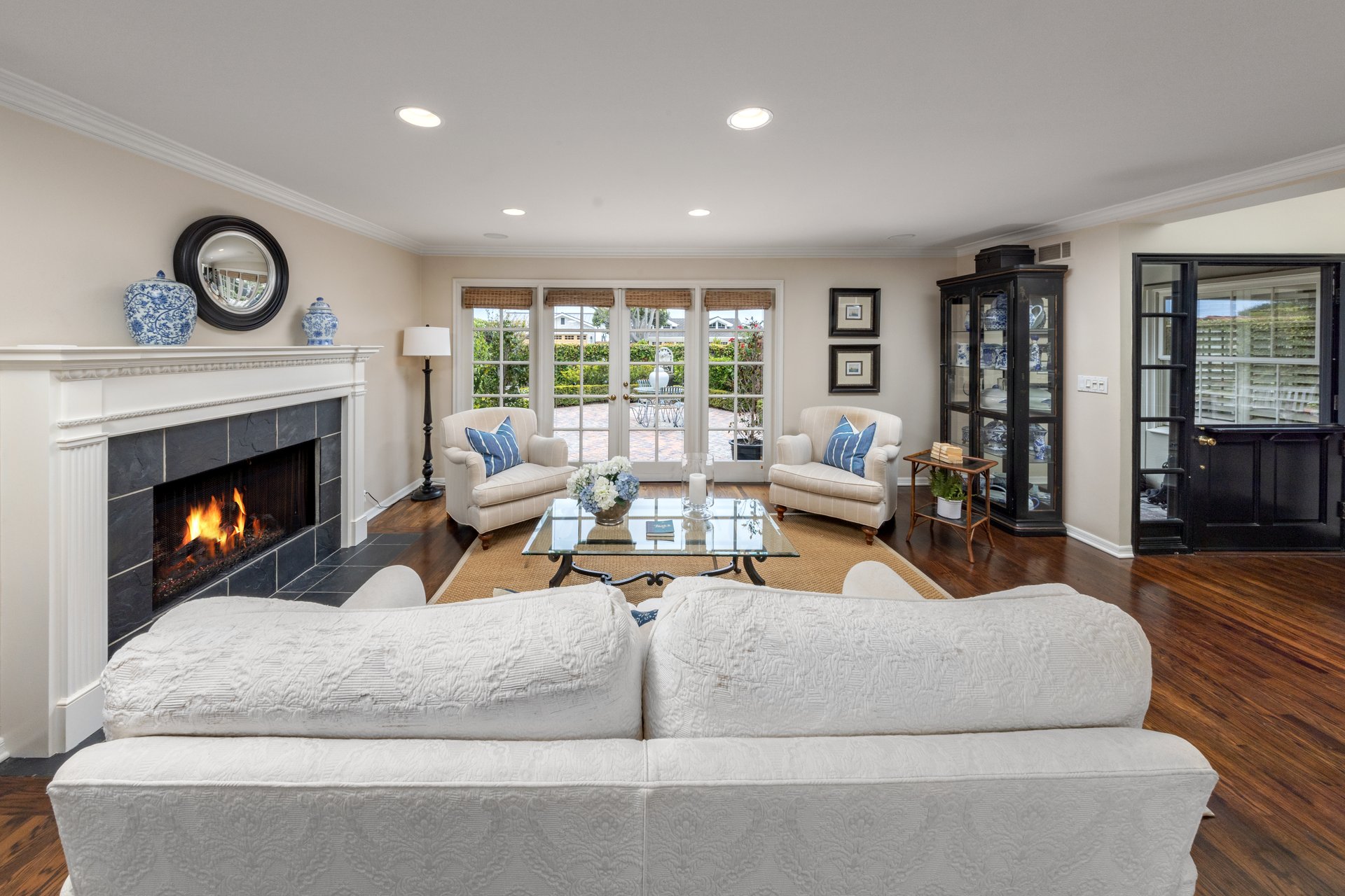  877 Sandcastle Drive