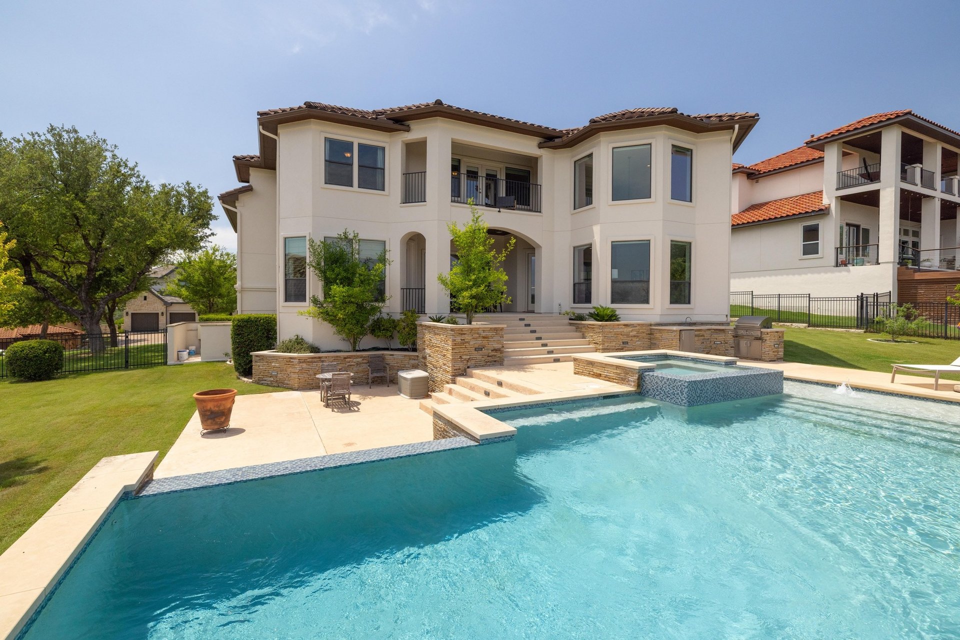 1501 University Club Drive