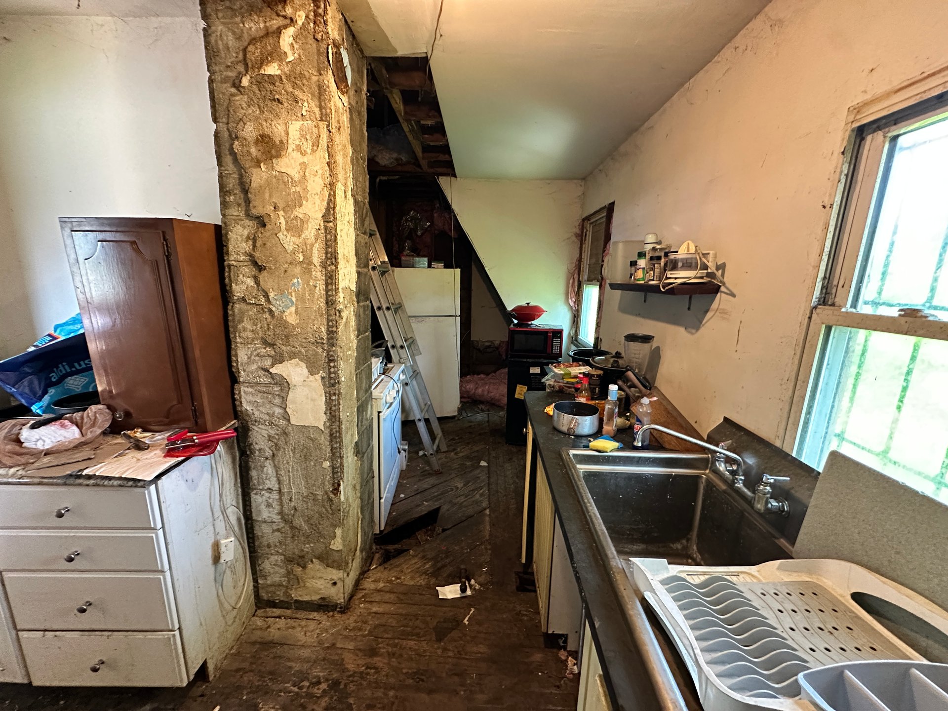 28 W Montana St