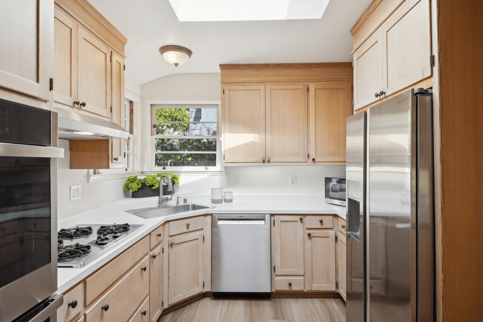 215 Julia Ave