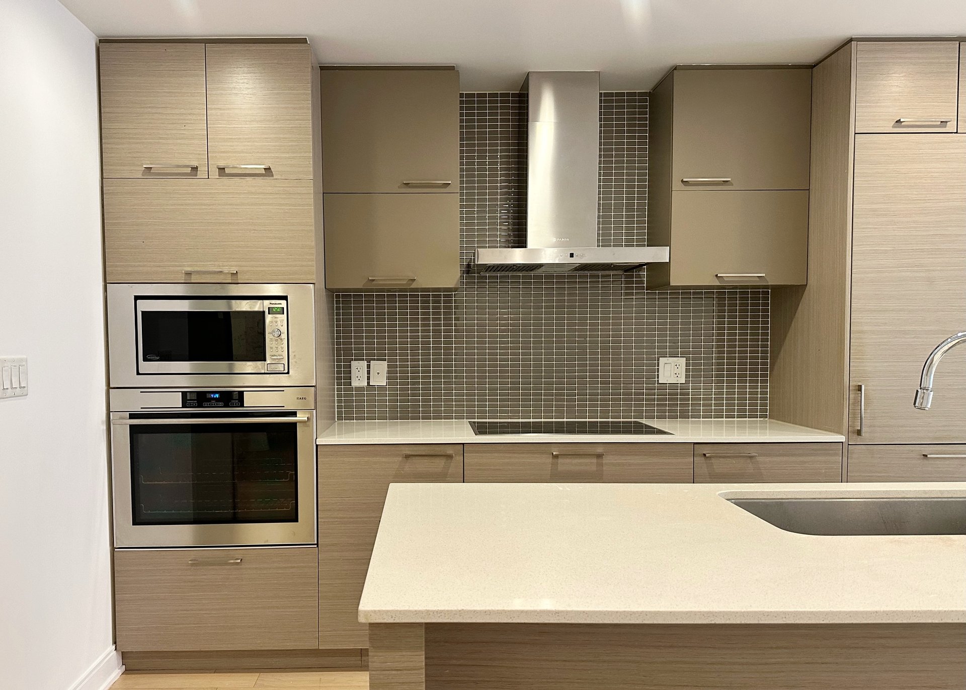 519- 55 Front Street E