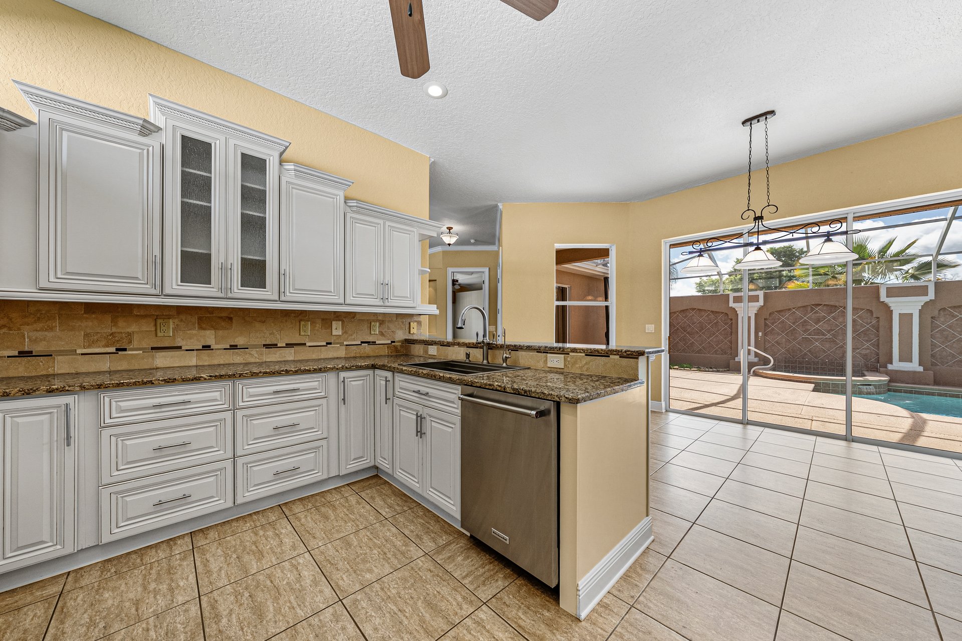 12231 WOODLANDS CIR