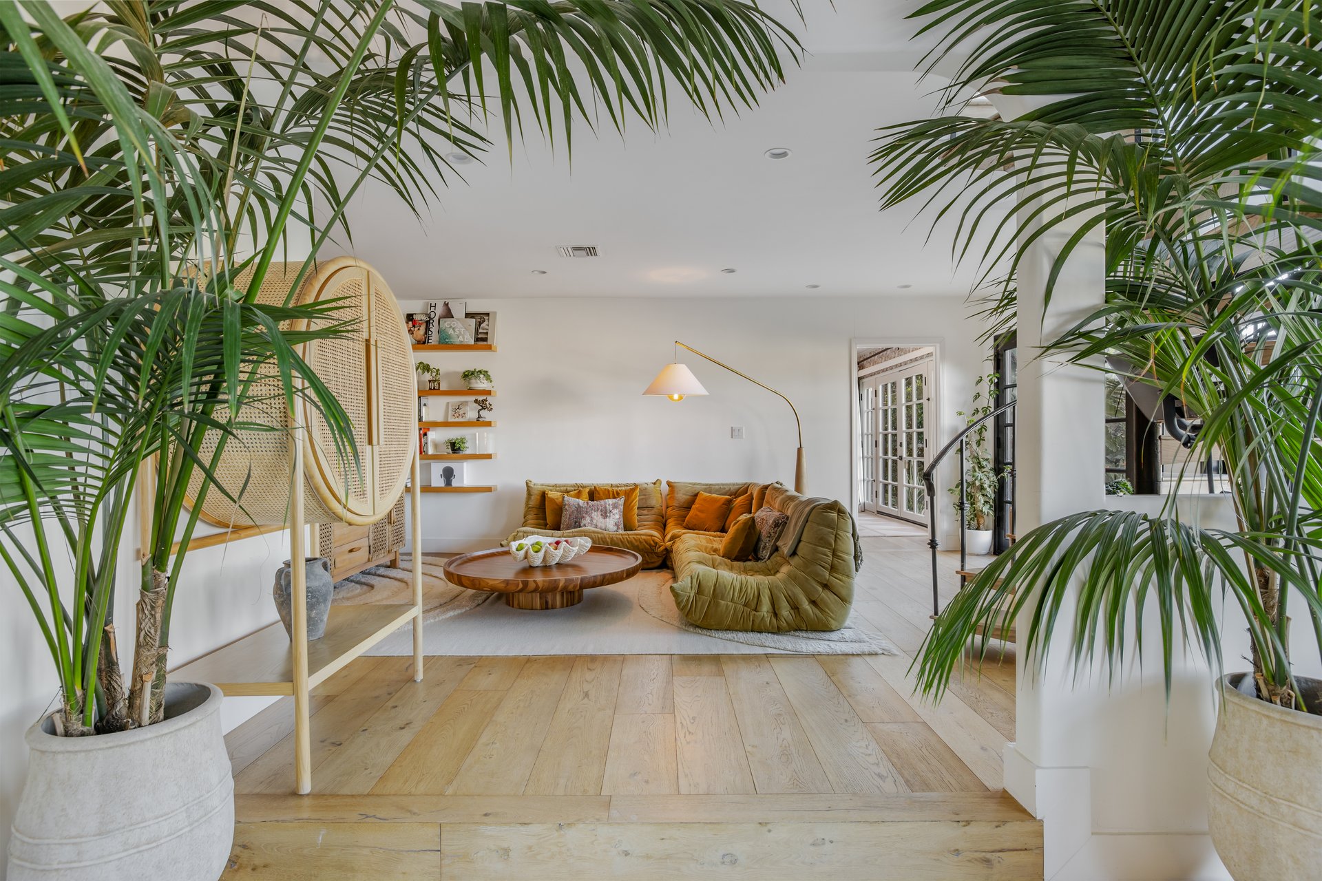 3646 Sunswept Dr, Studio City 