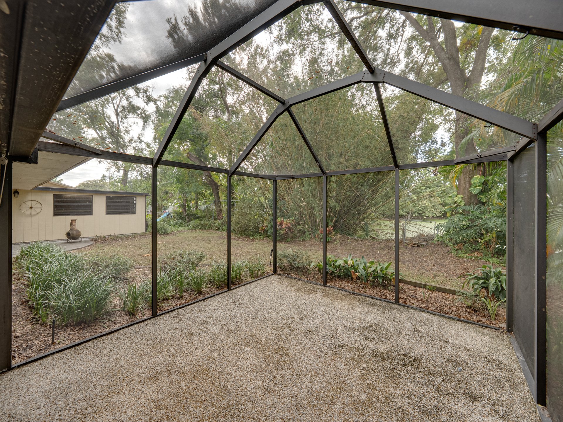 2702 AUBURN AVE W