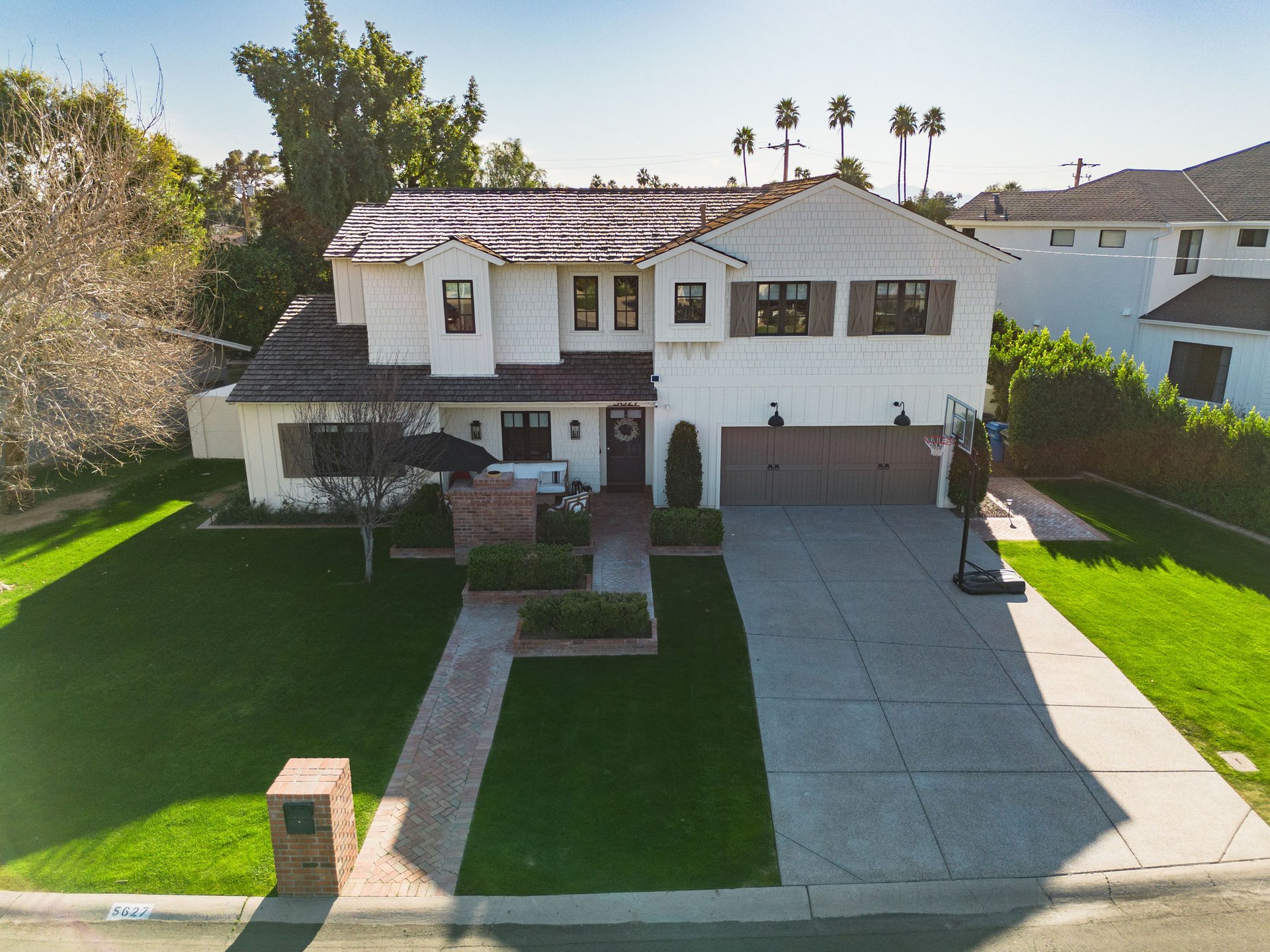 5627 E MONTEROSA Street
