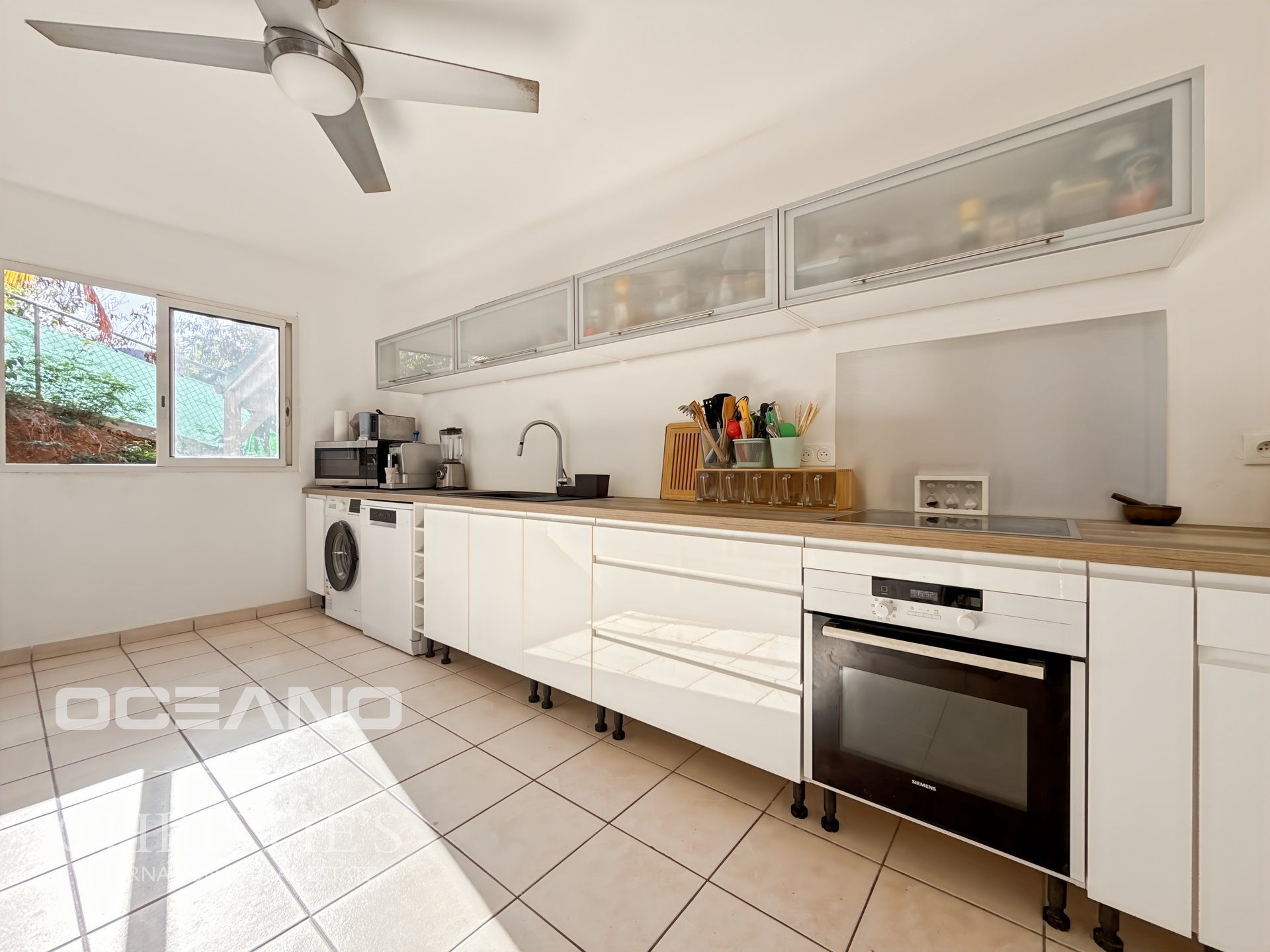 Spacious 3-Bedroom Villa + Studio – OYSTER POND