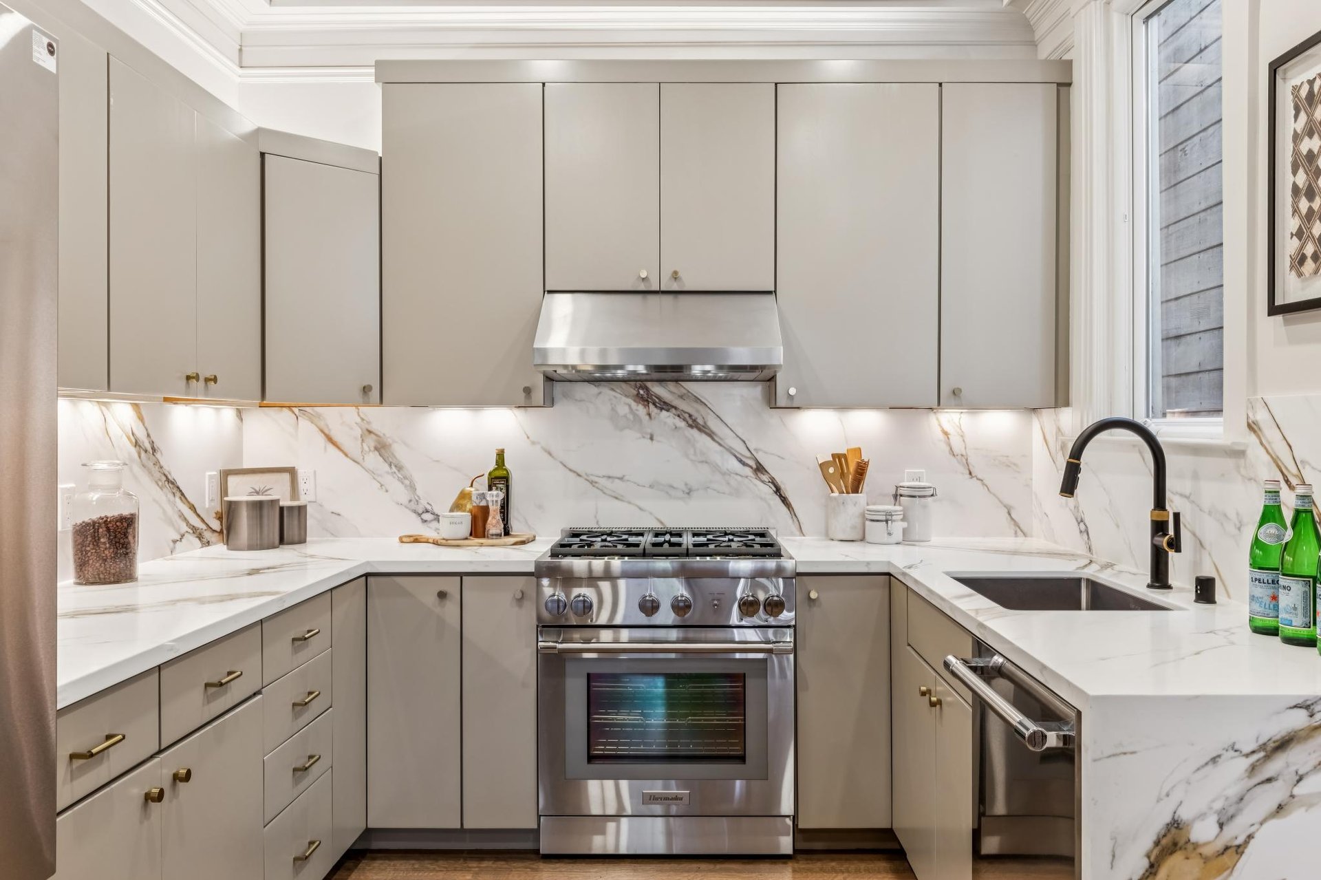 265 Carl Street