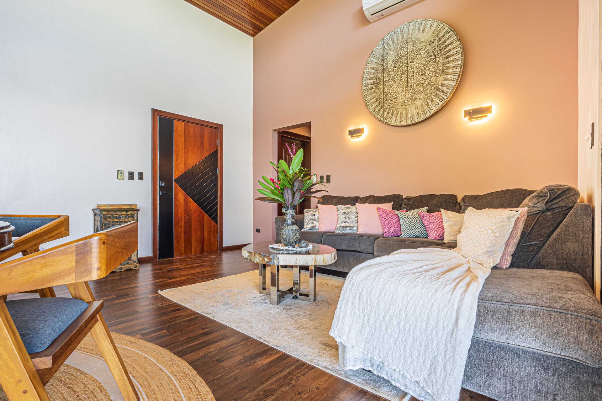 Casa Markissa – Luxury Oceanview Villa with Proven Rental Income.