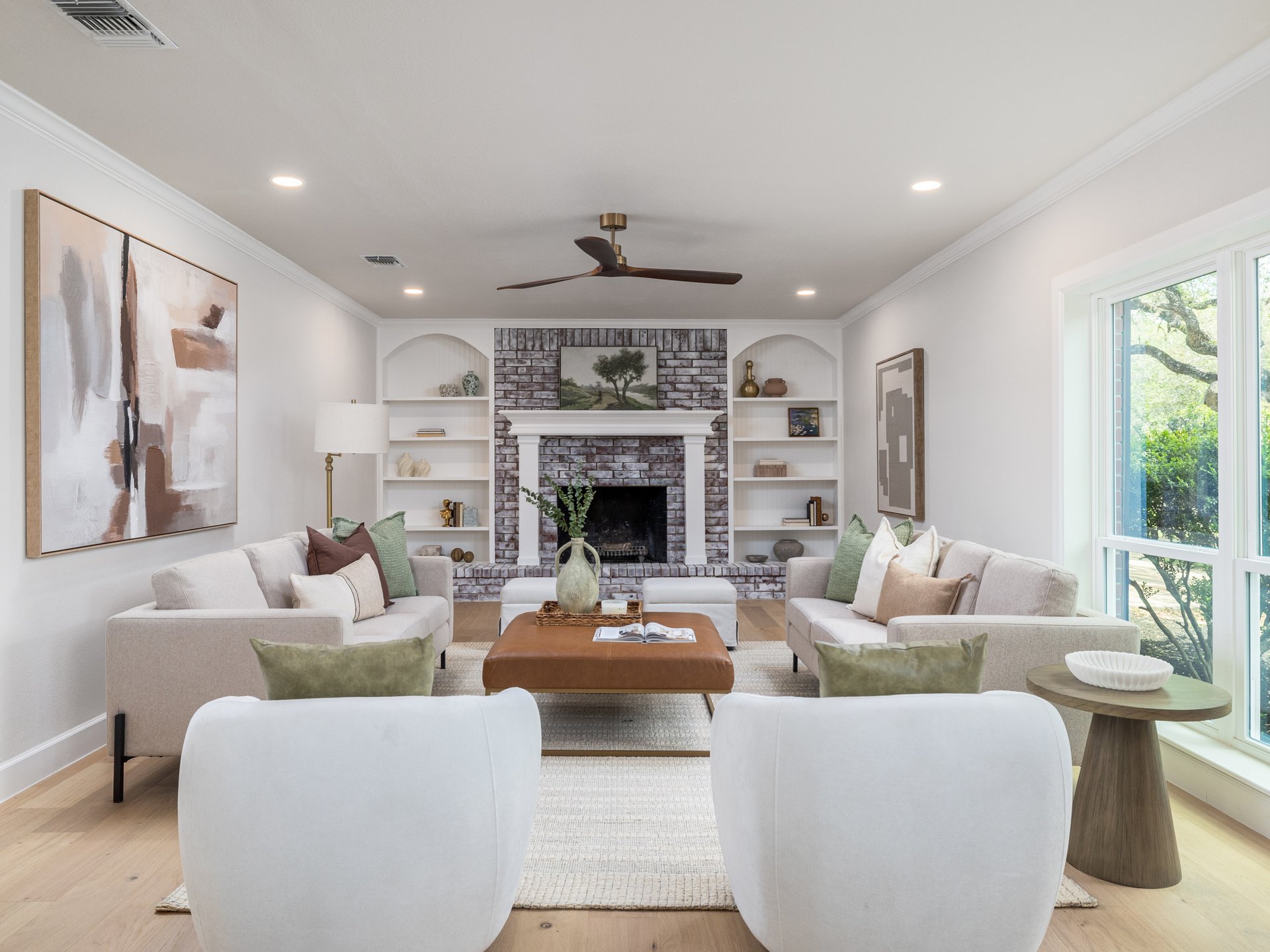 Designer-Renovated 6BR Estate Including Private Guest Apartment on 1.48 Acres