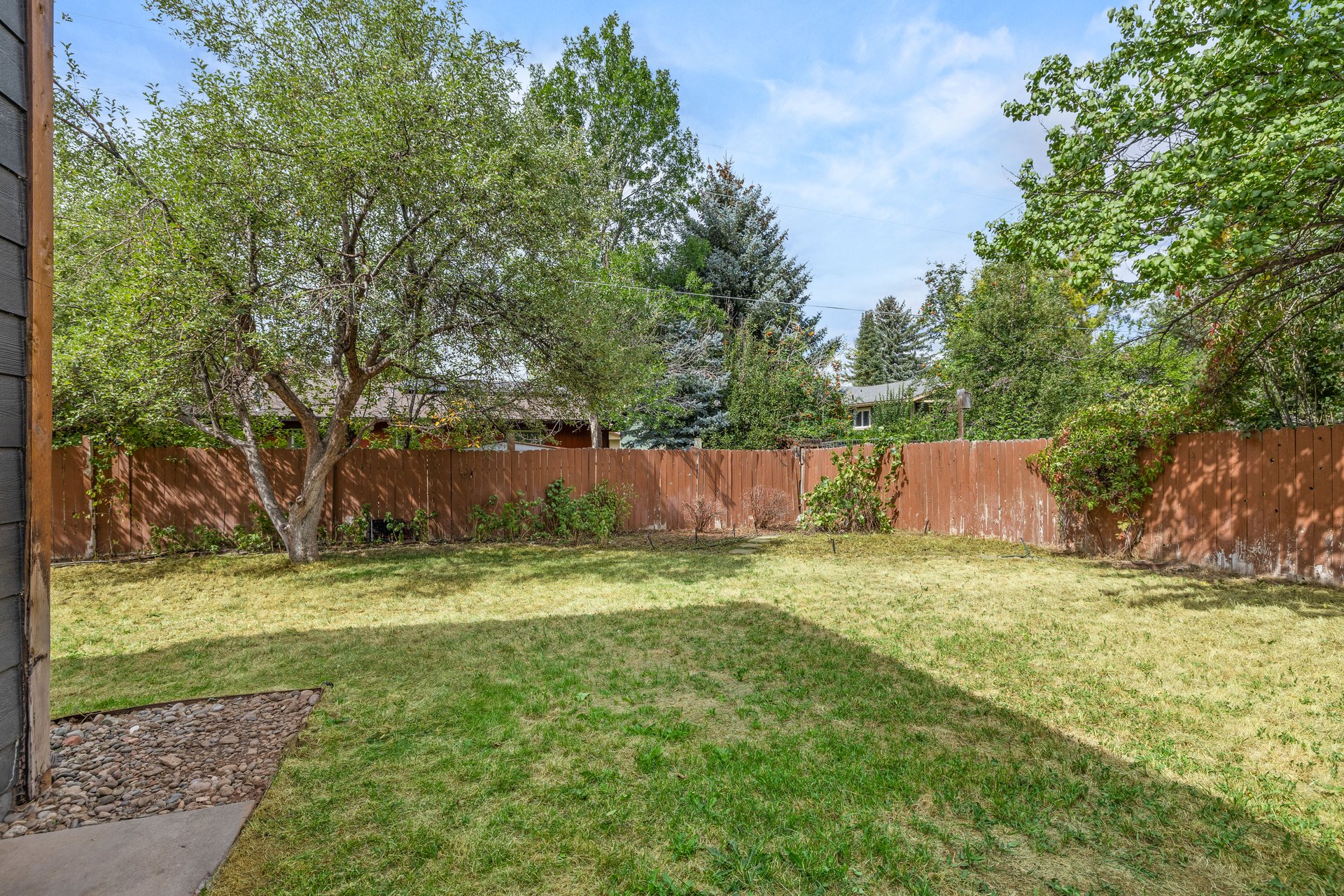 Spacious Mid-Valley Residence Near Crown Mountain Park