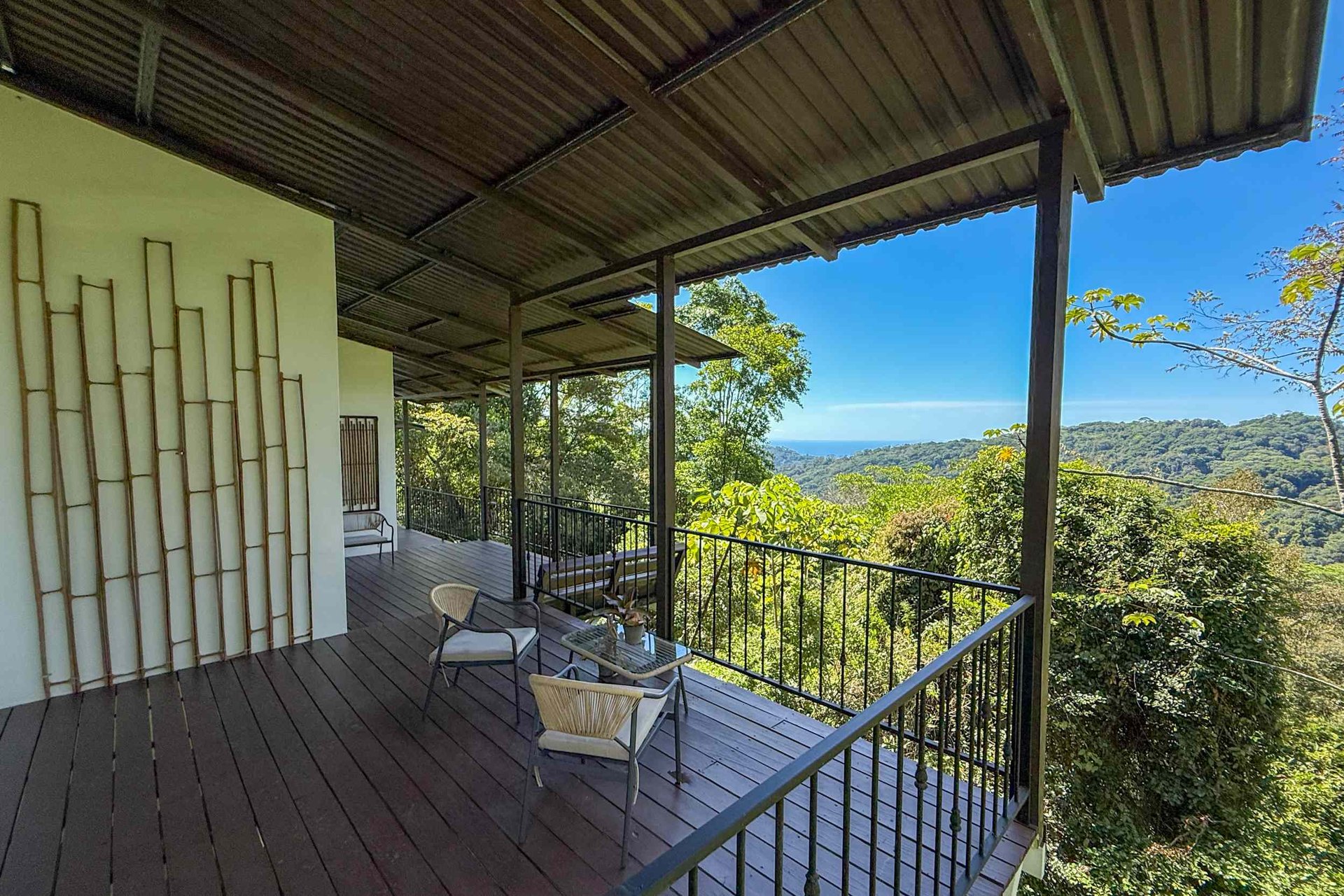 Totally Remodeled Coastal Jungle 2-Bedroom Sanctuary Home with Valley & Ocean Views in Lagunas above Dominical Costa Rica