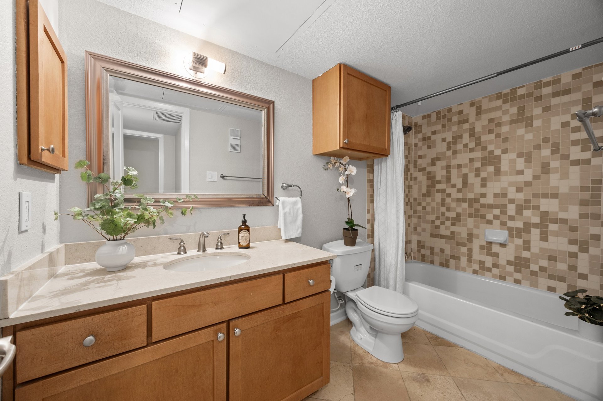 A Top-Floor Retreat in the Heart of 78704 | Two Suites + Fireplace