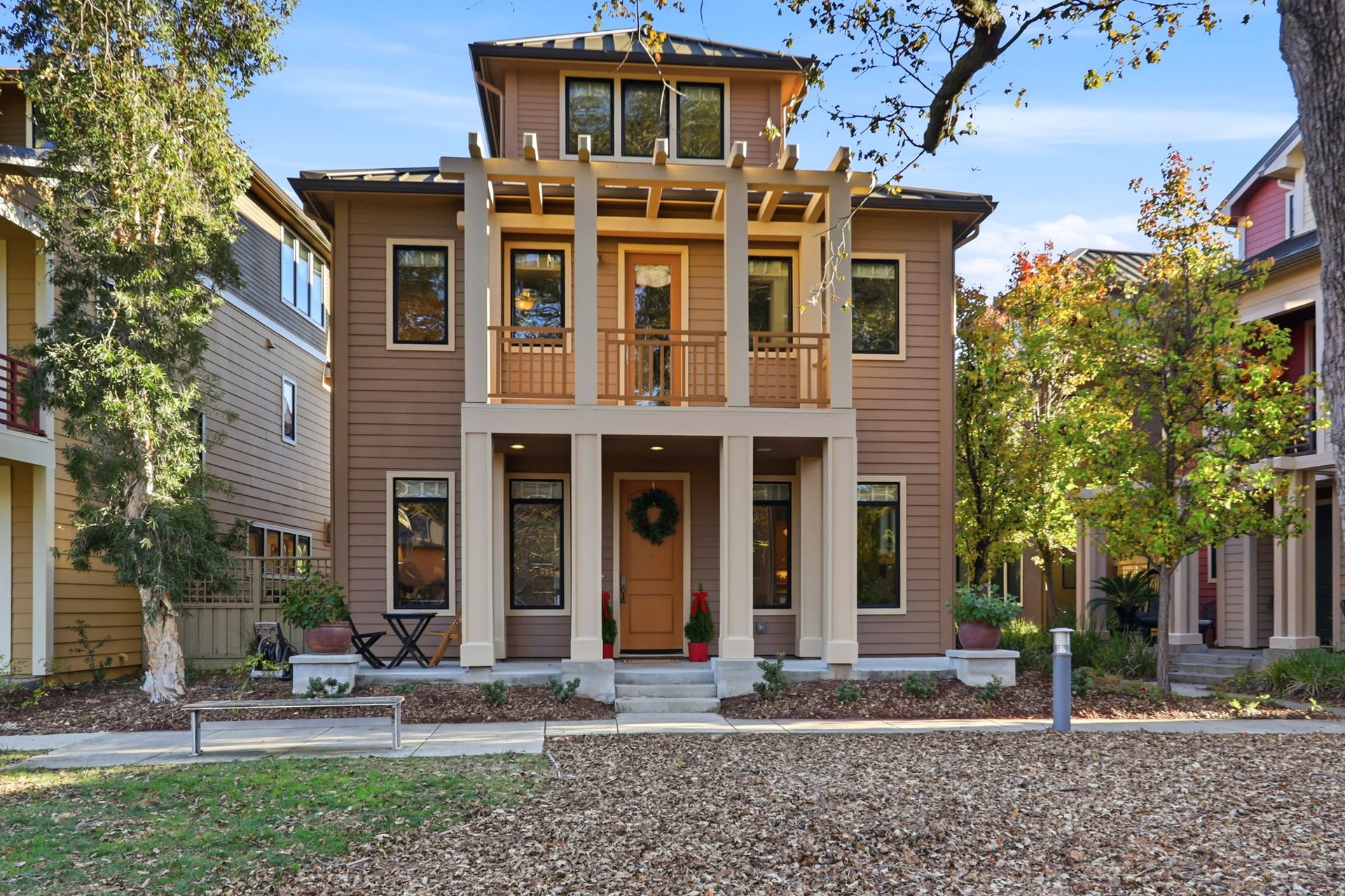 409 Spruce Ln, Palo Alto