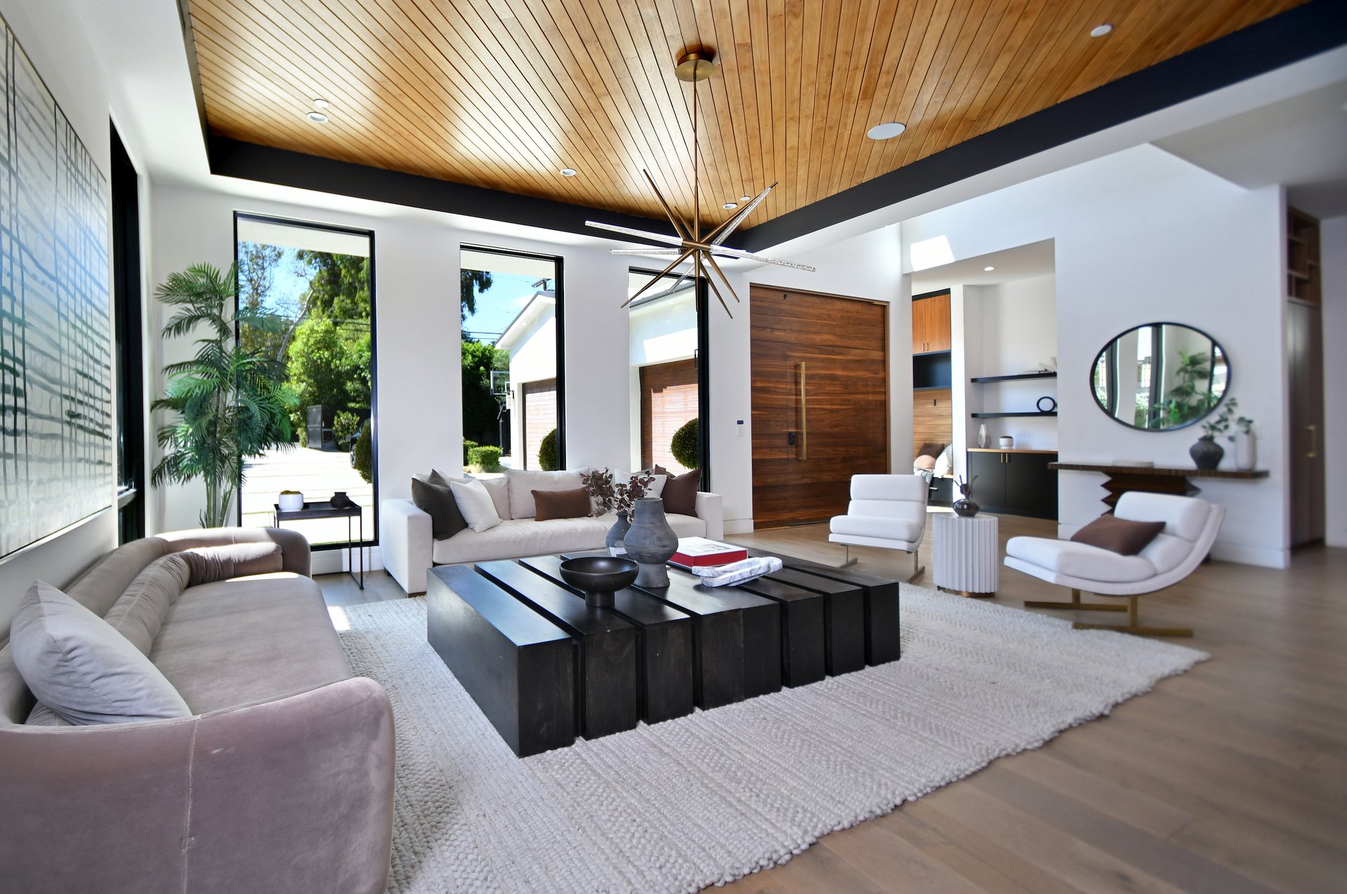 4544 Woodley Ave