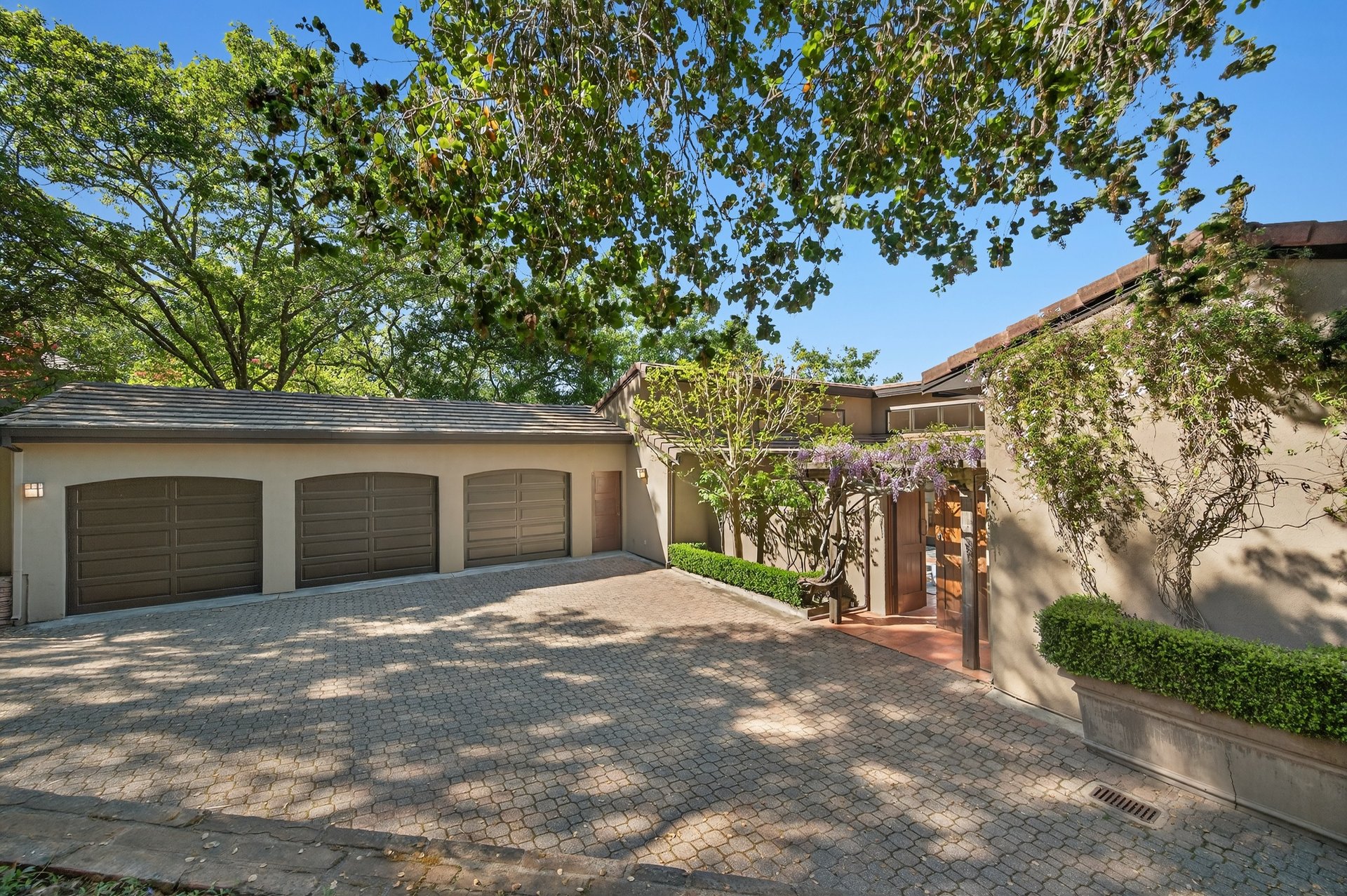 25 Wood Acres Ct
