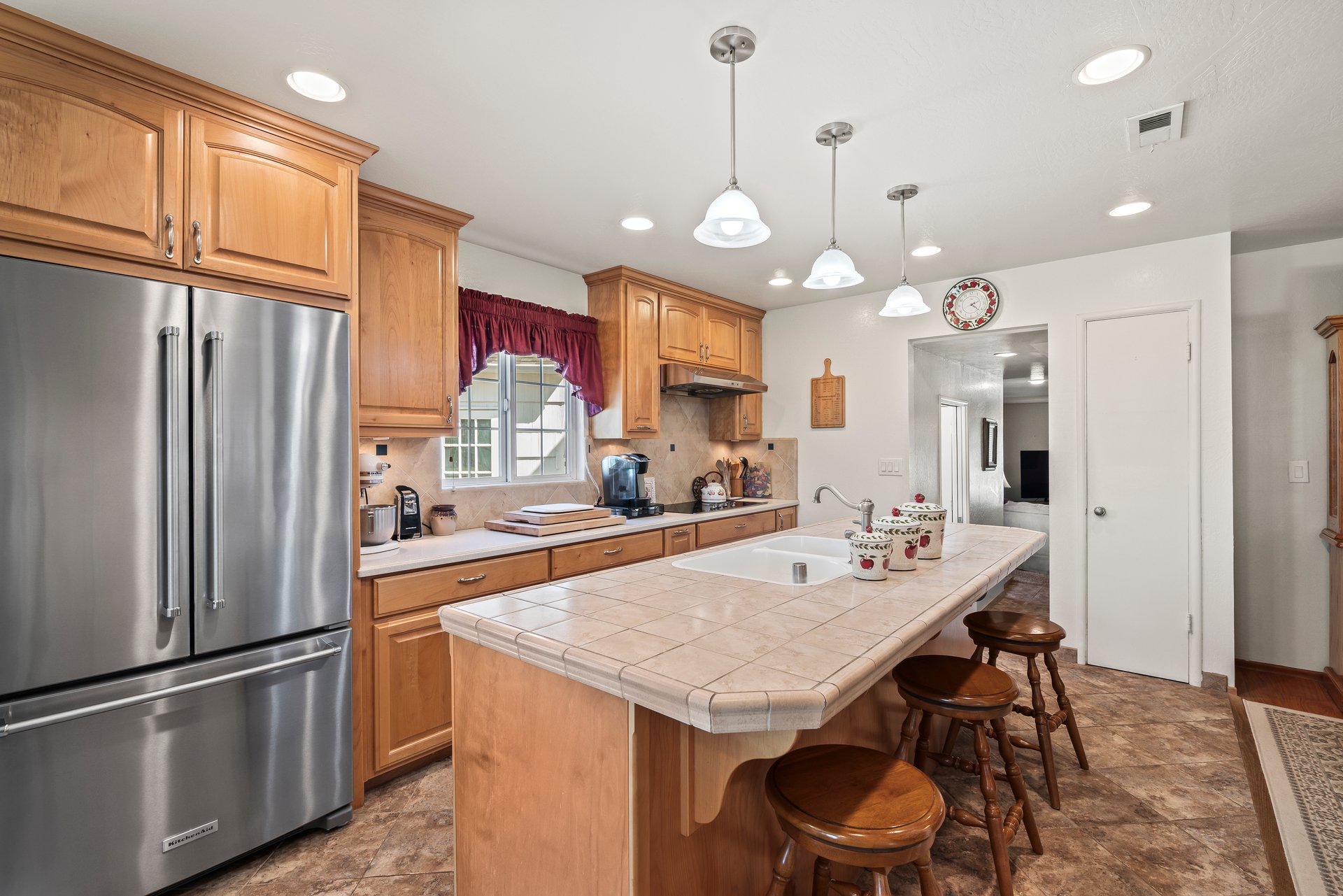 3529 Ridgewood Way