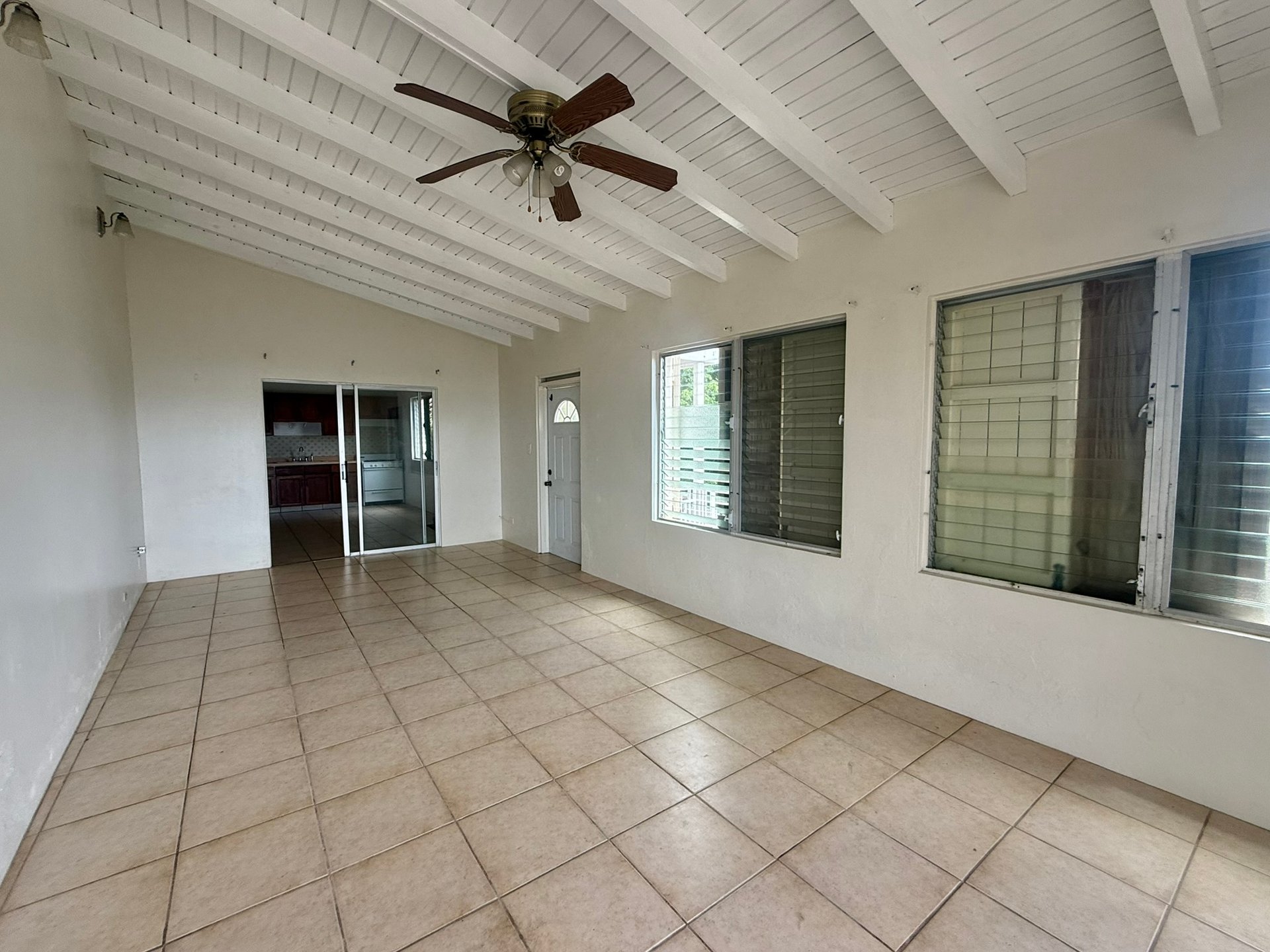 1141 Chapel Hill 3 Bedroom Apartment