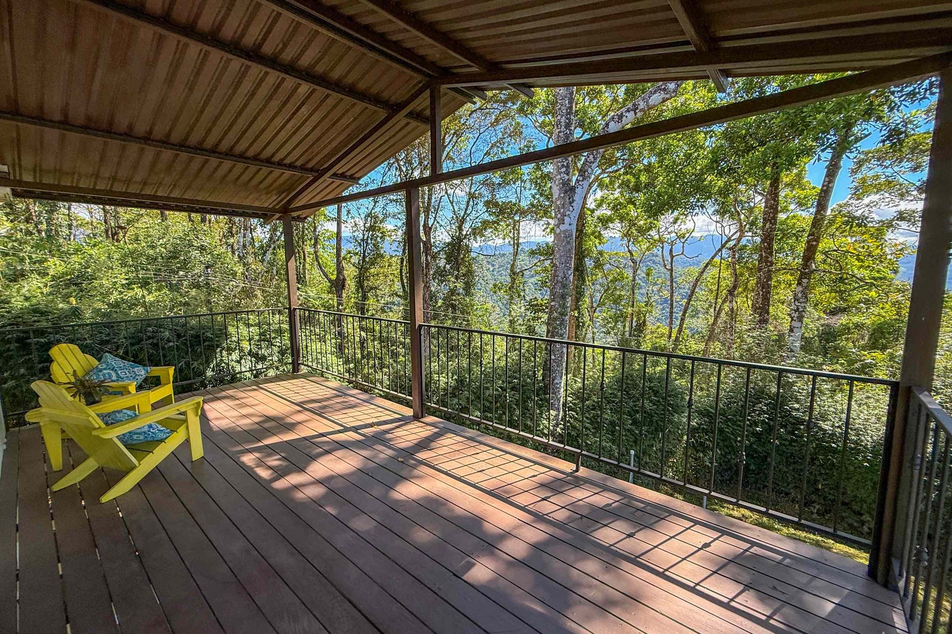 Totally Remodeled Coastal Jungle 2-Bedroom Sanctuary Home with Valley & Ocean Views in Lagunas above Dominical Costa Rica