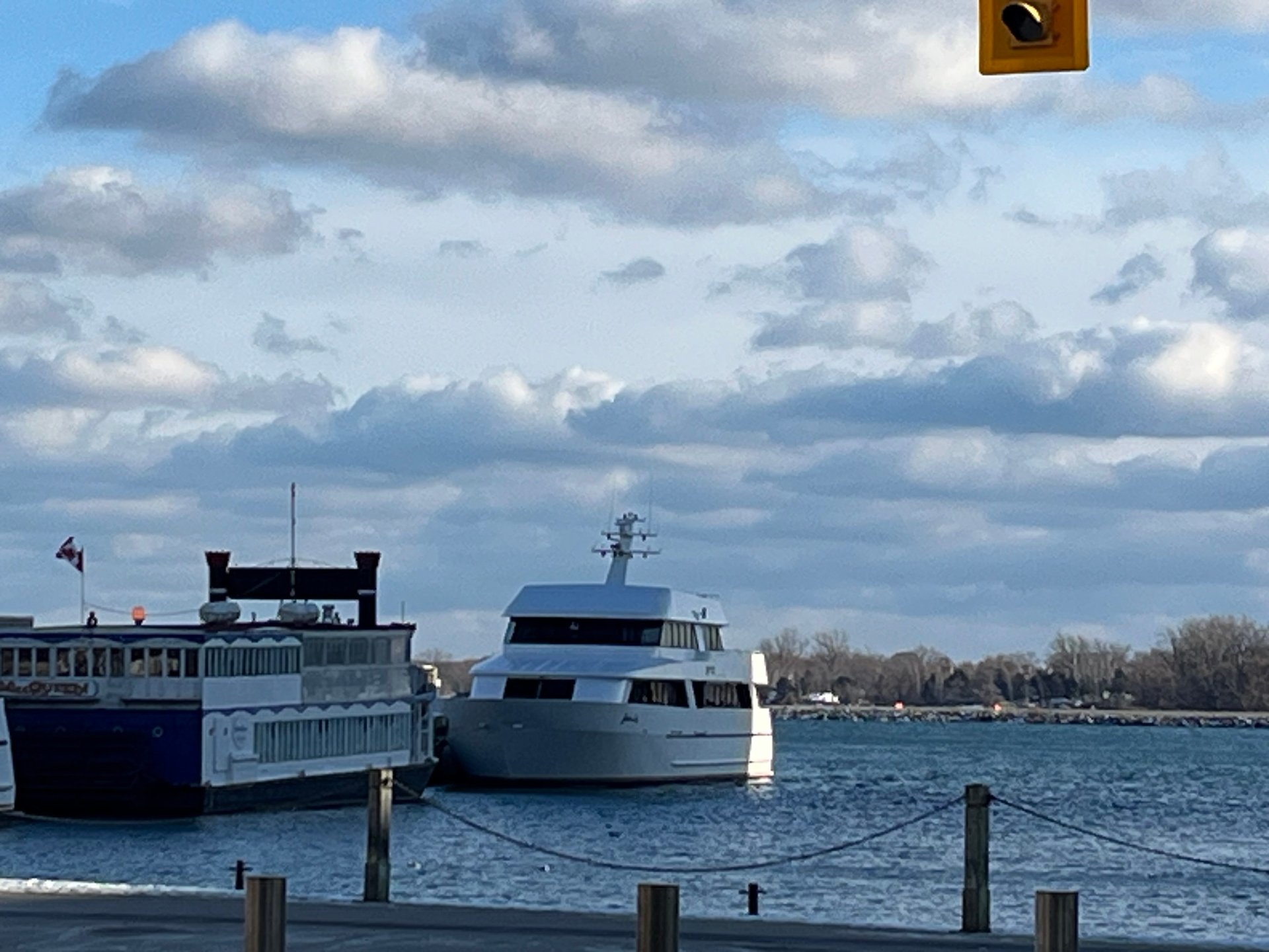 550 Queens Quay  911