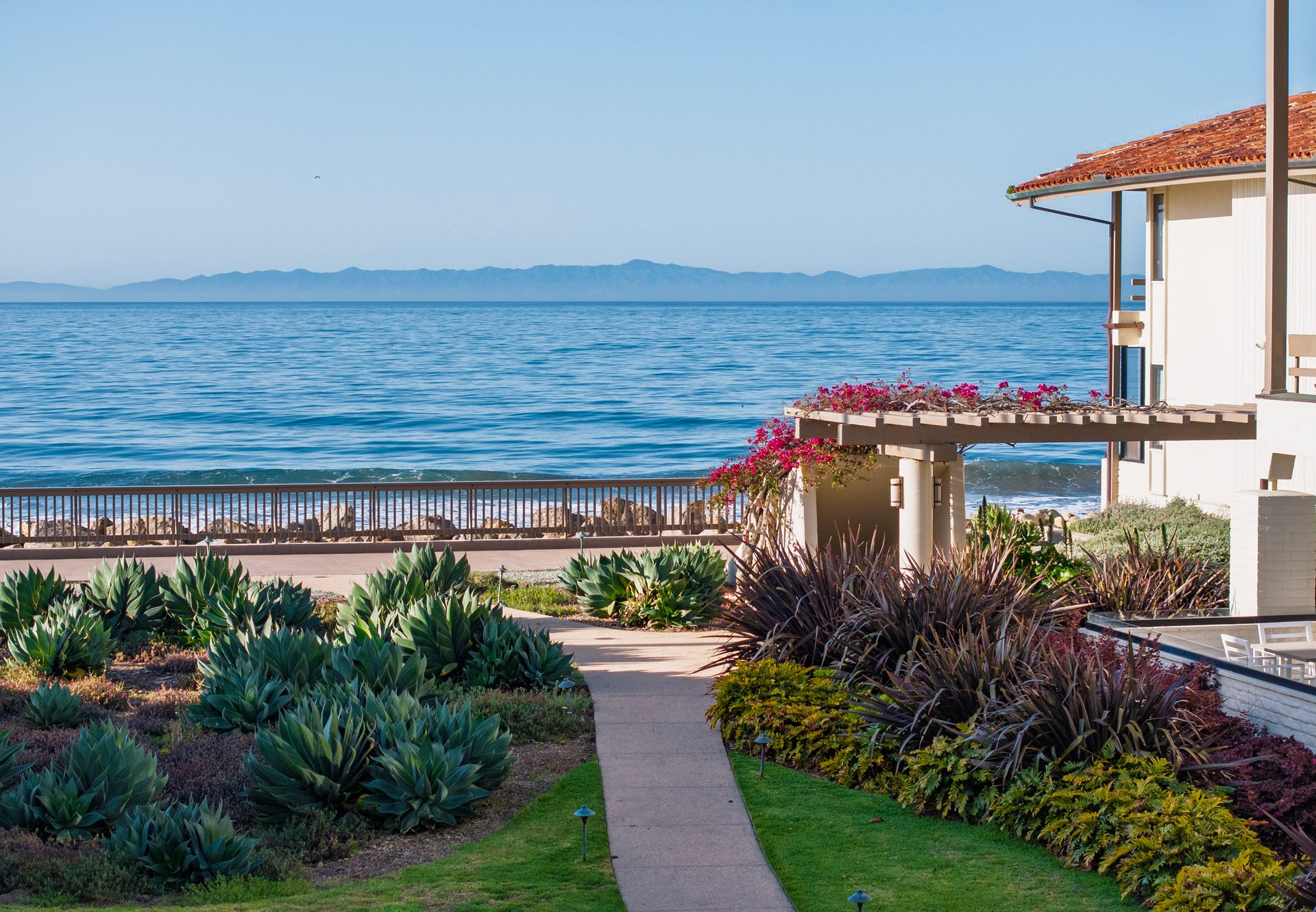 Idyllic Beachfront Living In Montecito