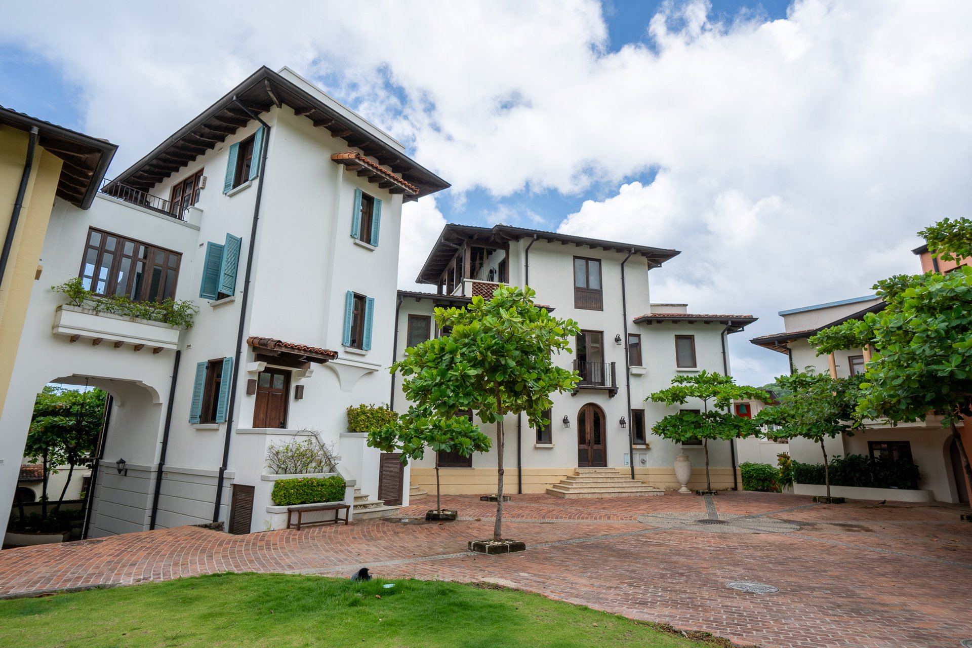 9 Calle La Ronda | A Contemporary Oceanview Modern Luxury near the Beach!