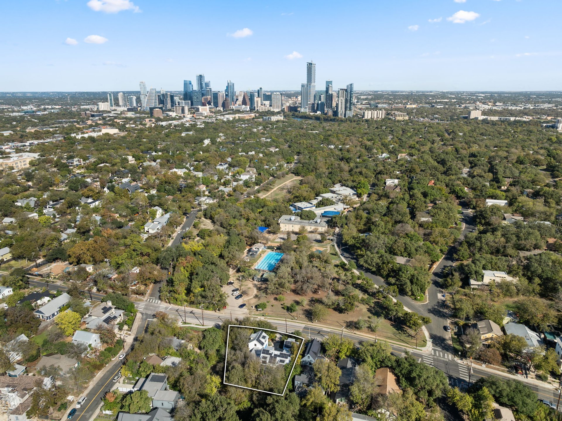 703 E Live Oak ST