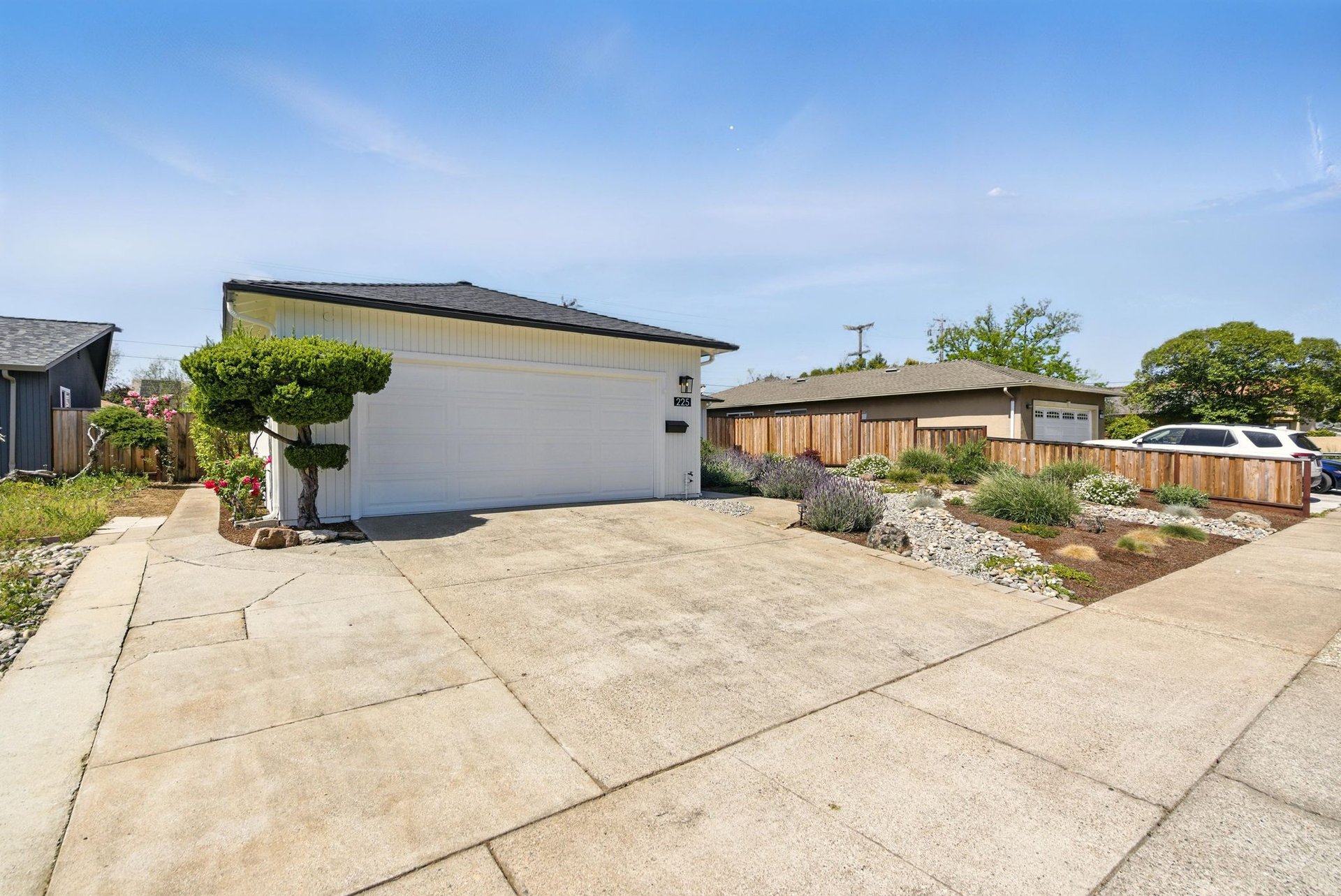 225 Longview Dr